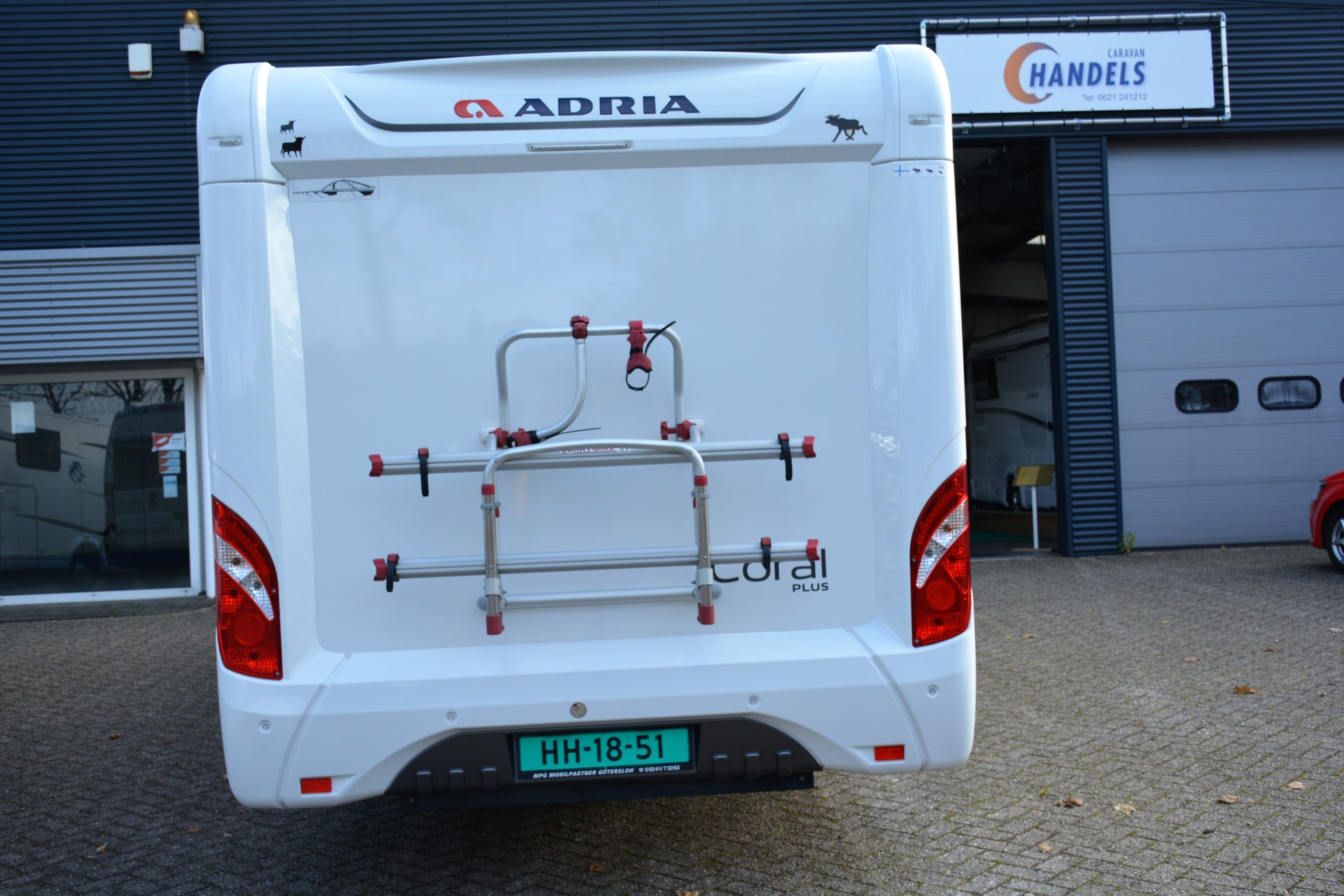 Adria Coral PLUS 670 SL 2015 Uniek mooie enkele bedden camper