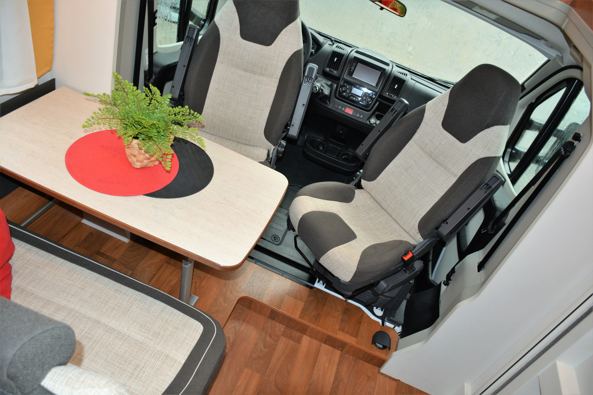 Dethleffs Trend T 6717 bj 2016 origineel 22.600km Nieuwstaat