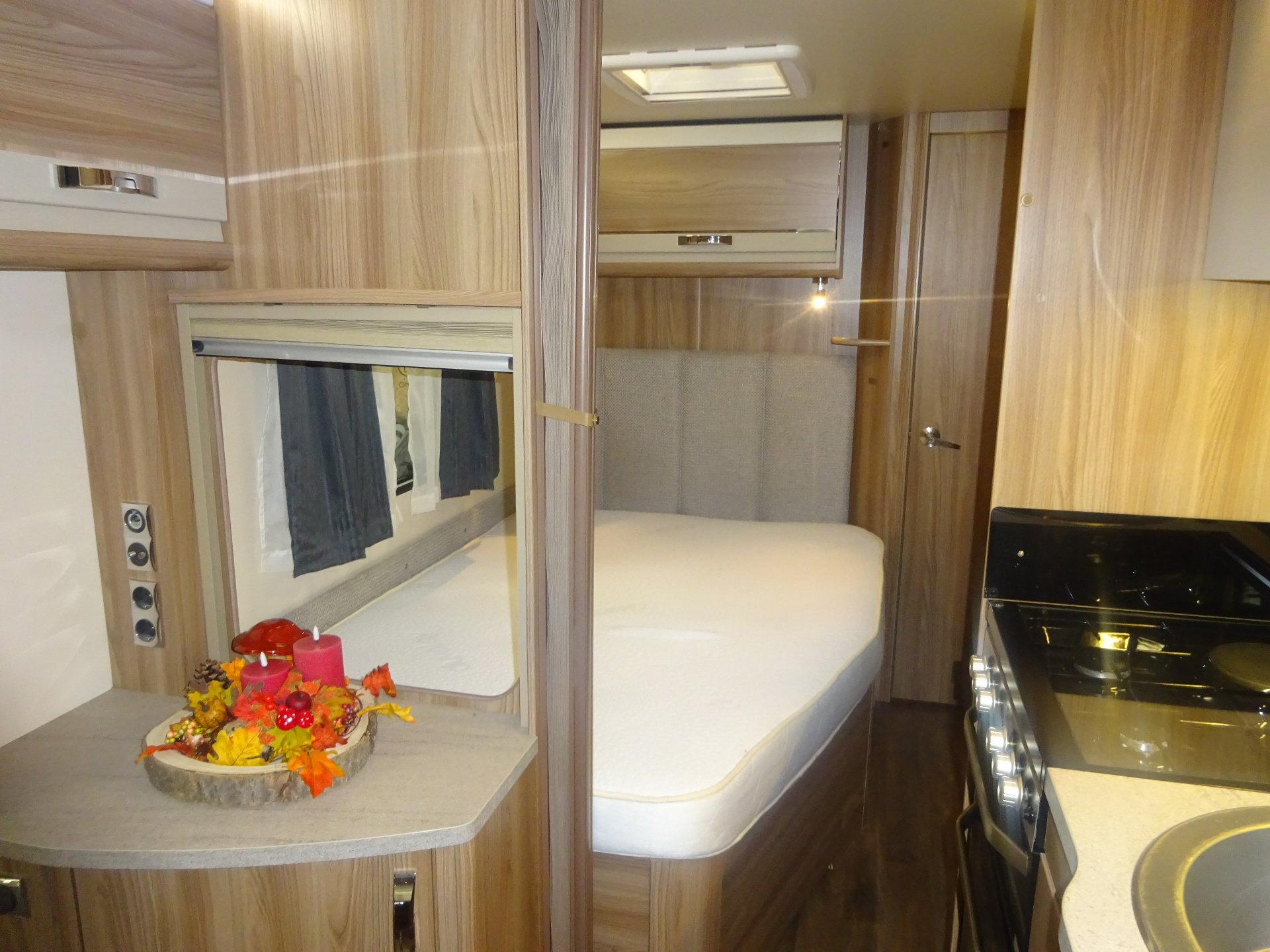 Sprite Cruzer 495 Frans Bed en Grote Badkamer