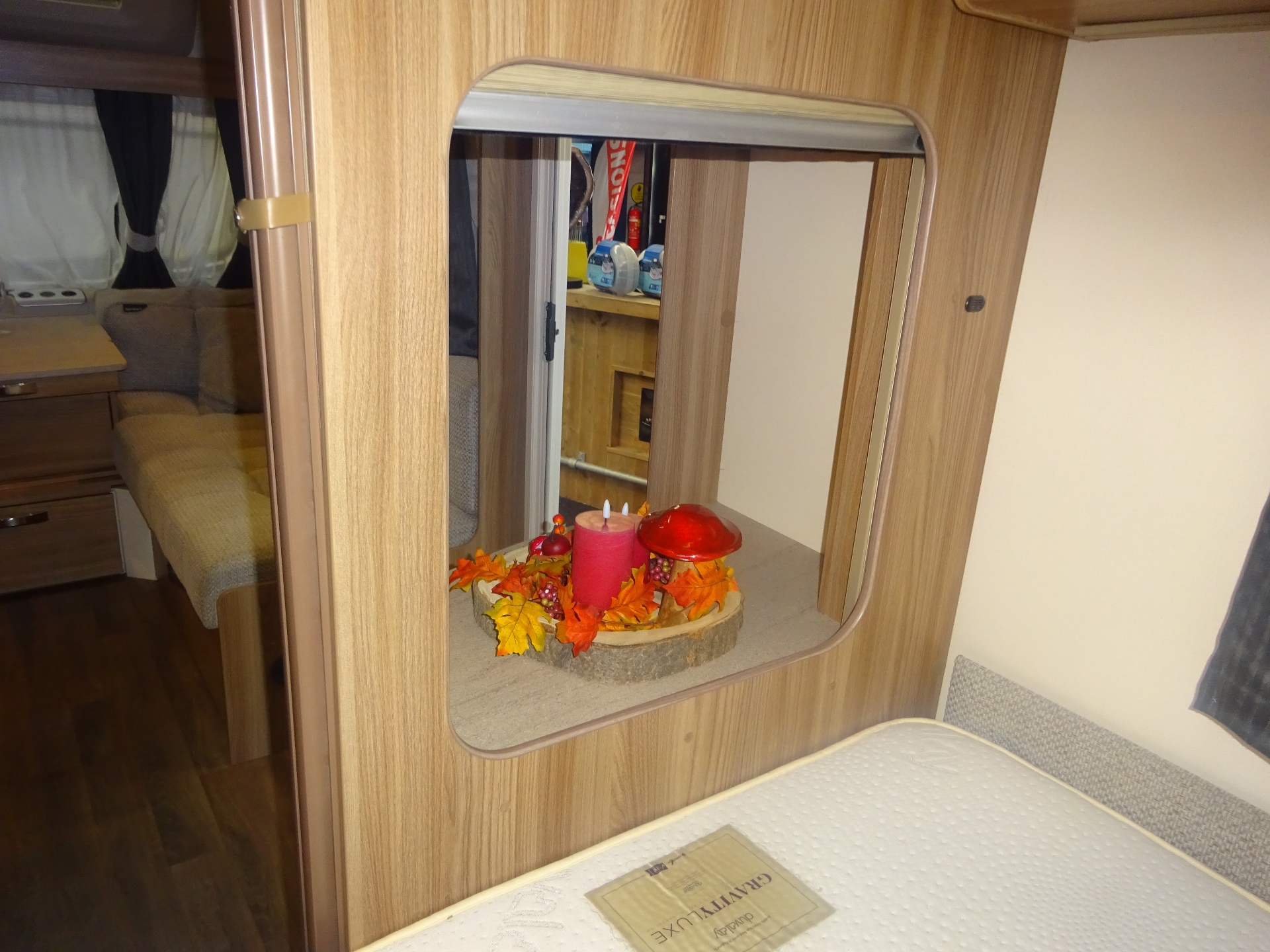 Sprite Cruzer 495 Frans Bed en Grote Badkamer