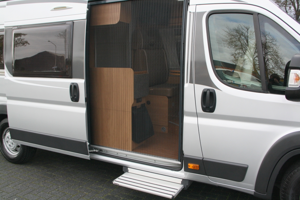 Possl Roadcruiser 3.0JTD 180pk, Automaat, Lengtebedden, Zeer lage km. stand!