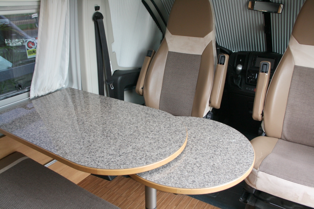 Possl Roadcruiser 3.0JTD 180pk, Automaat, Lengtebedden, Zeer lage km. stand!