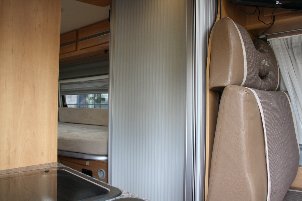 Possl Roadcruiser 3.0JTD 180pk, Automaat, Lengtebedden, Zeer lage km. stand!