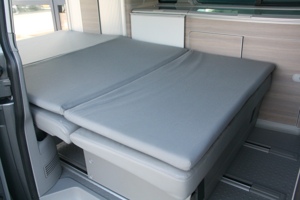 Volkswagen T5 California Generation, 2.0TDI 140, Led/Xenon, Leder/Alcantara