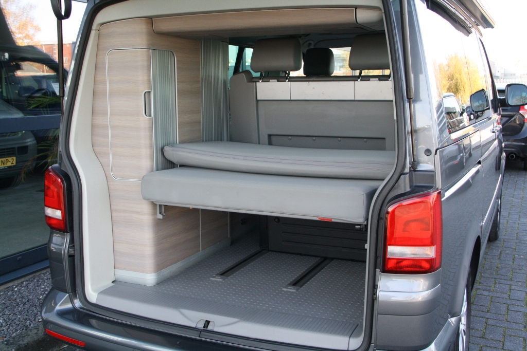 Volkswagen T5 California Generation, 2.0TDI 140, Led/Xenon, Leder/Alcantara