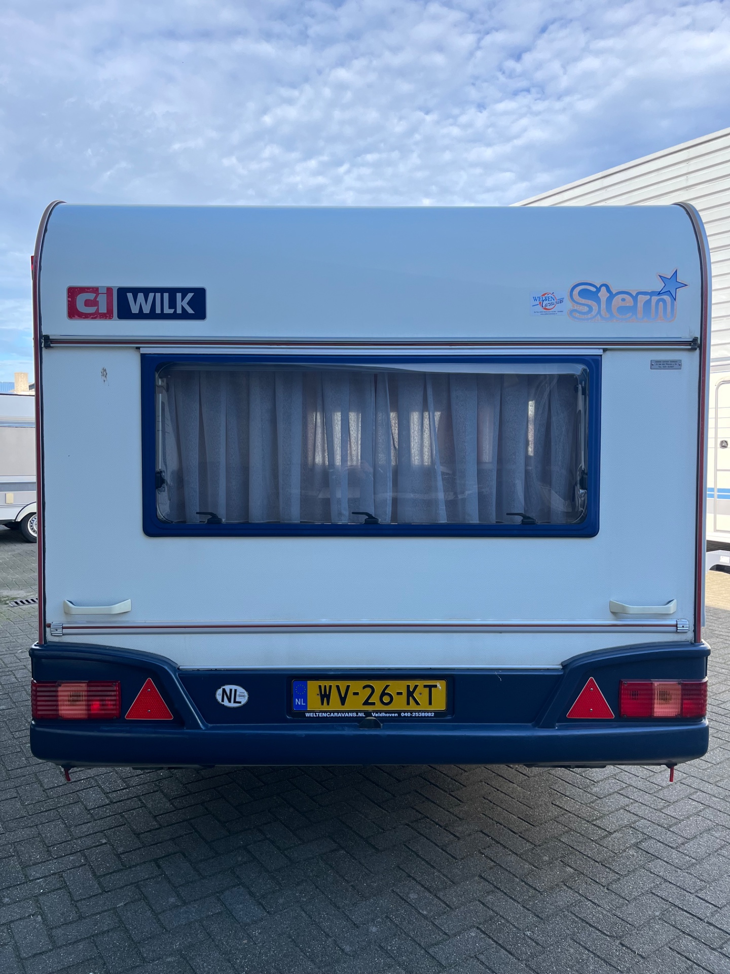Wilk Stern 410 met voortent