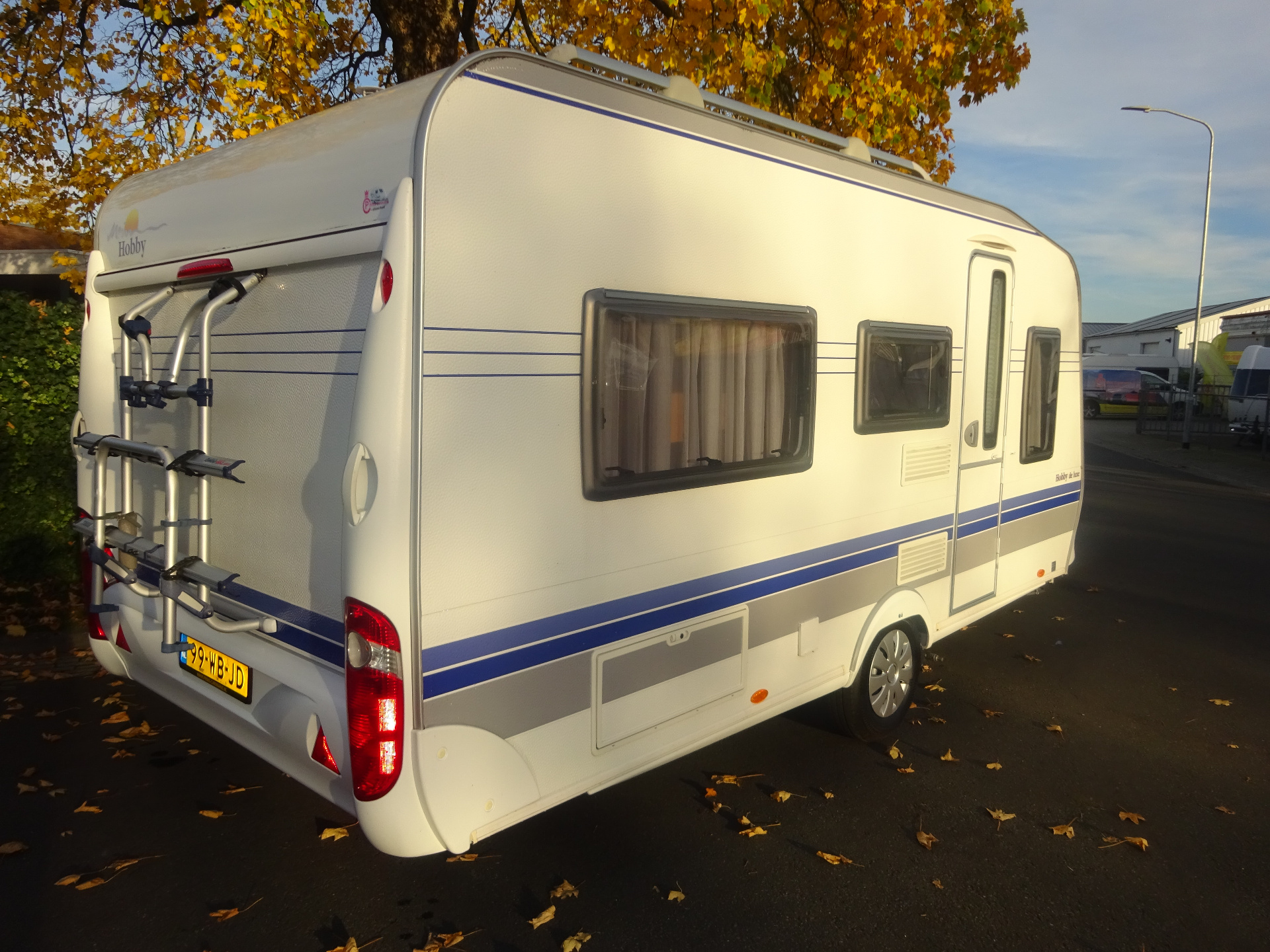 Hobby De luxe 460 LU Enkele Bedden + Mover
