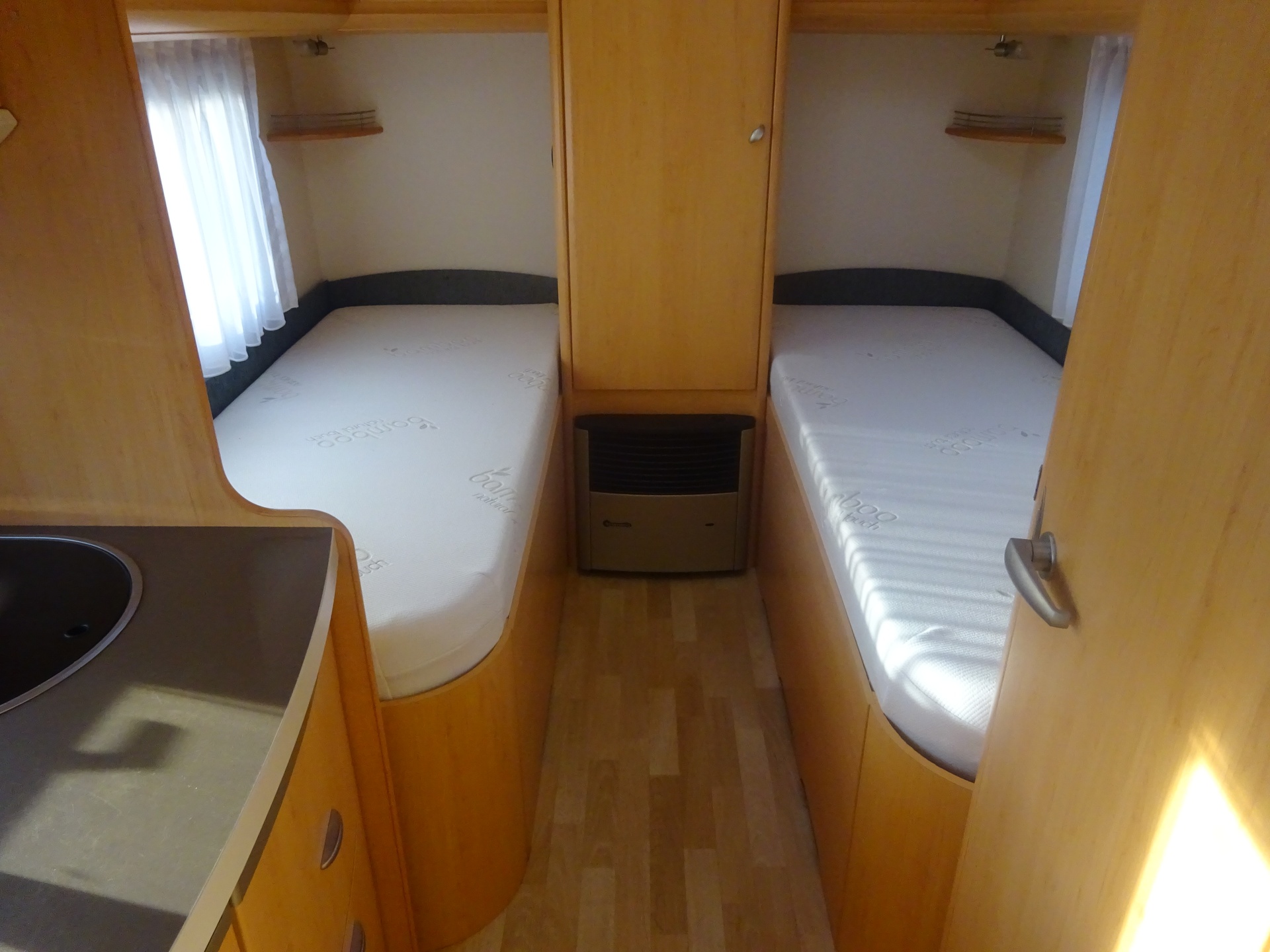 Hobby De luxe 460 LU Enkele Bedden + Mover