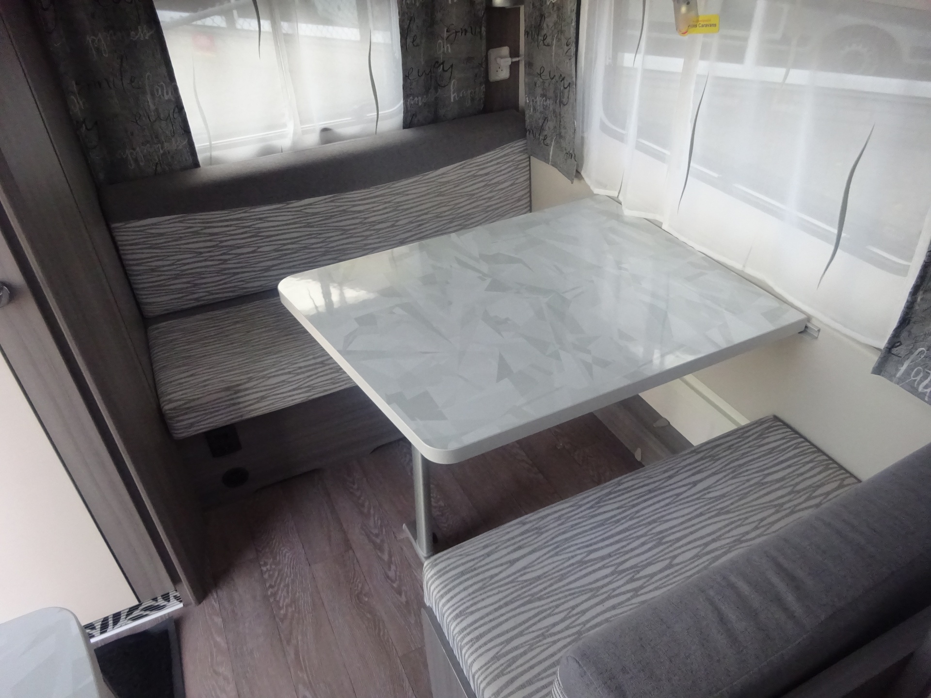 Hobby OnTour 390 SF Met Mover