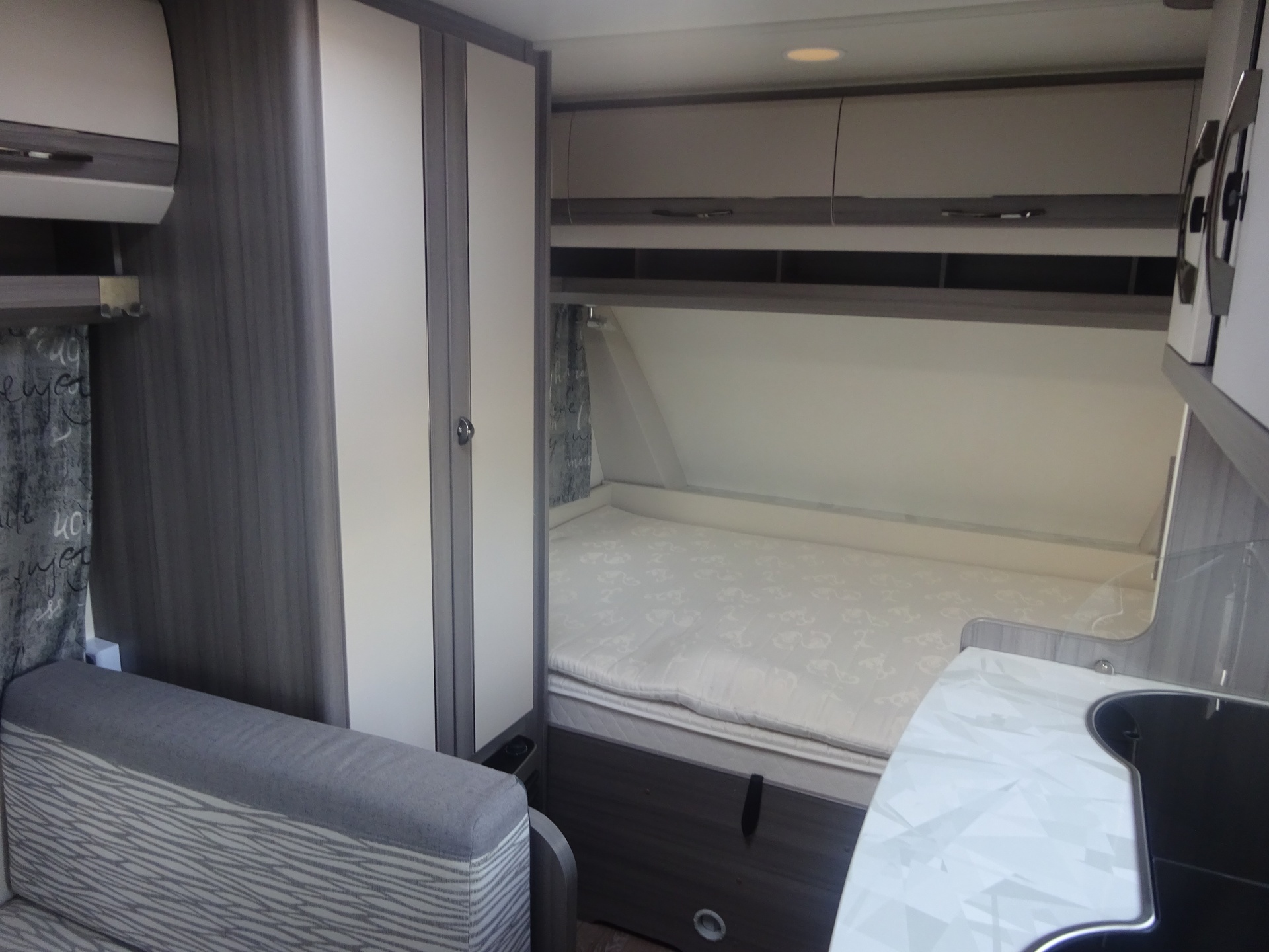 Hobby OnTour 390 SF Met Mover