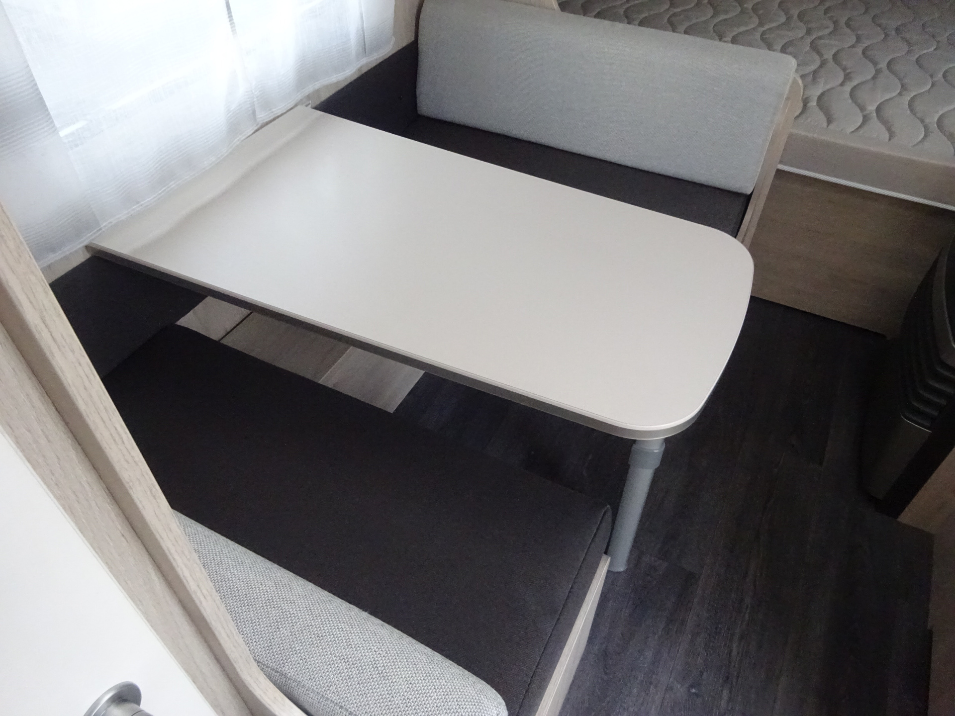 Caravelair Alba 400 SF Vast Bed + Mover