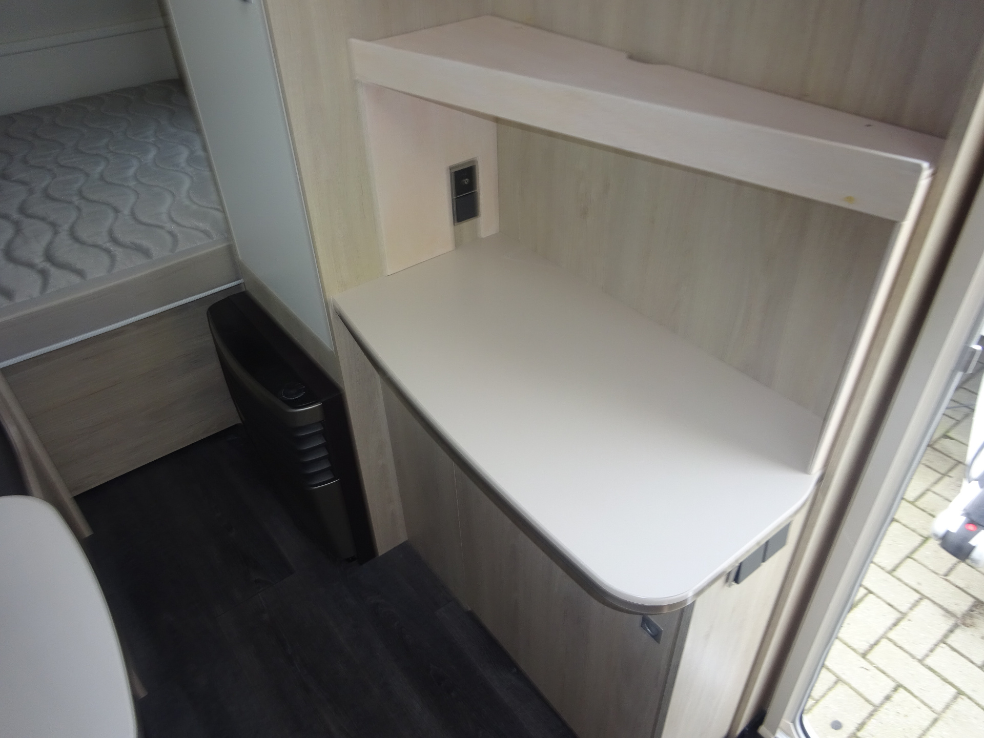 Caravelair Alba 400 SF Vast Bed + Mover