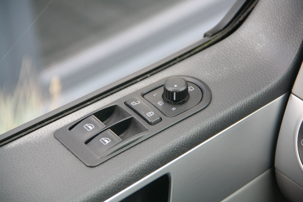 Volkswagen T5 GP California Comfortline, 2.0TDI 140, NL Auto, Lage Km.