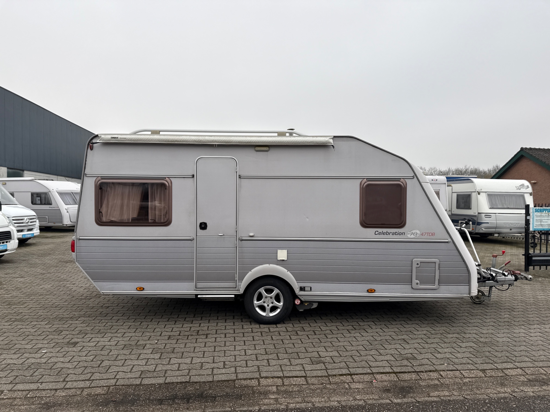 Kip Celebration 47 TDB truma mover 1e eigenaar