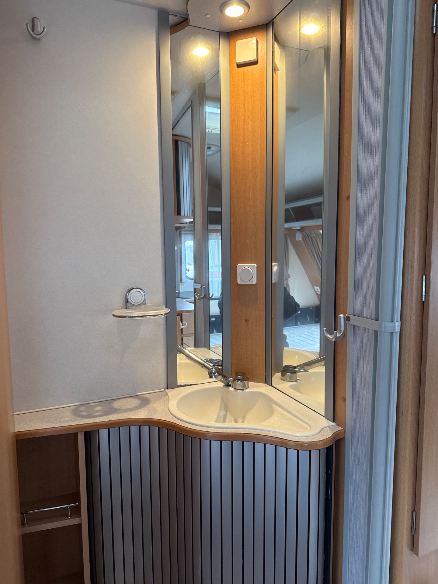 Kip Celebration 47 TDB truma mover 1e eigenaar