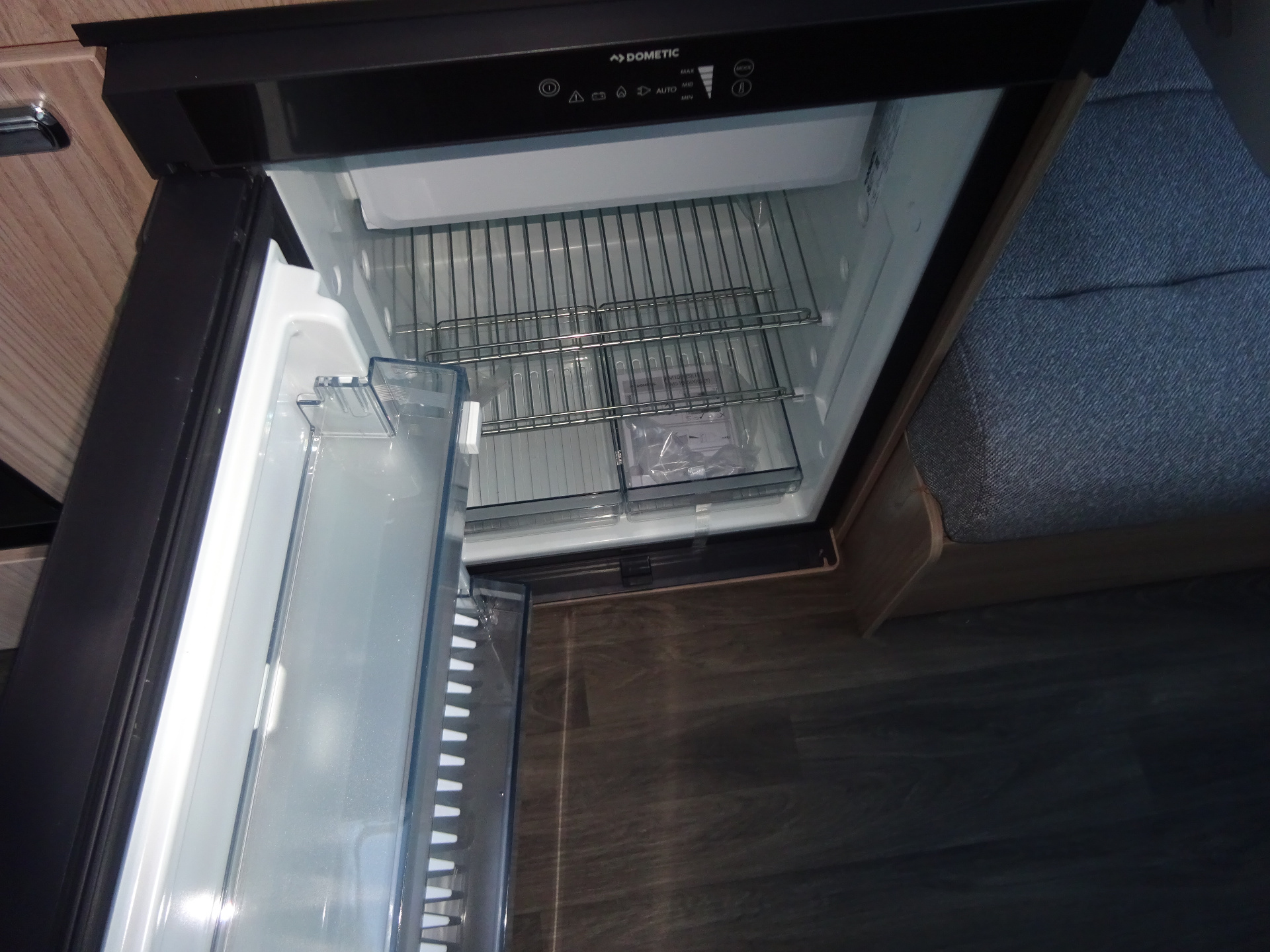 Sprite Mondial 420 SR Enkele Bedden Met Gratis Mover