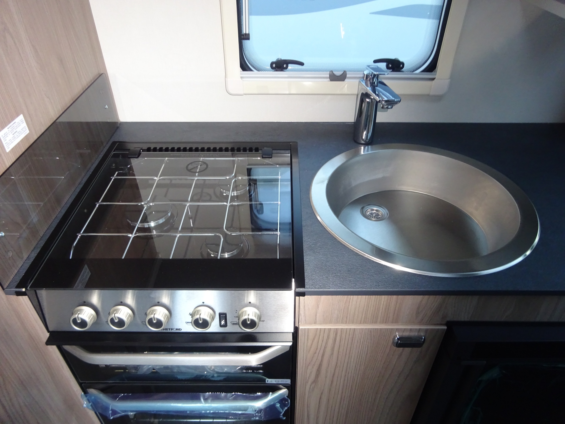 Sprite Mondial 420 SR Enkele Bedden Met Gratis Mover