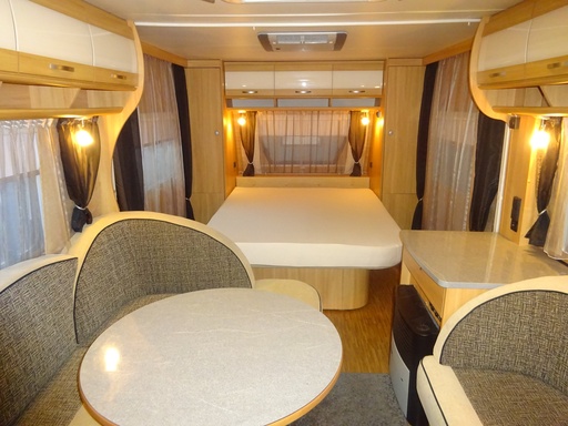 Dethleffs Camper 545 DBM Style QueensBed Incl Mover en Airco