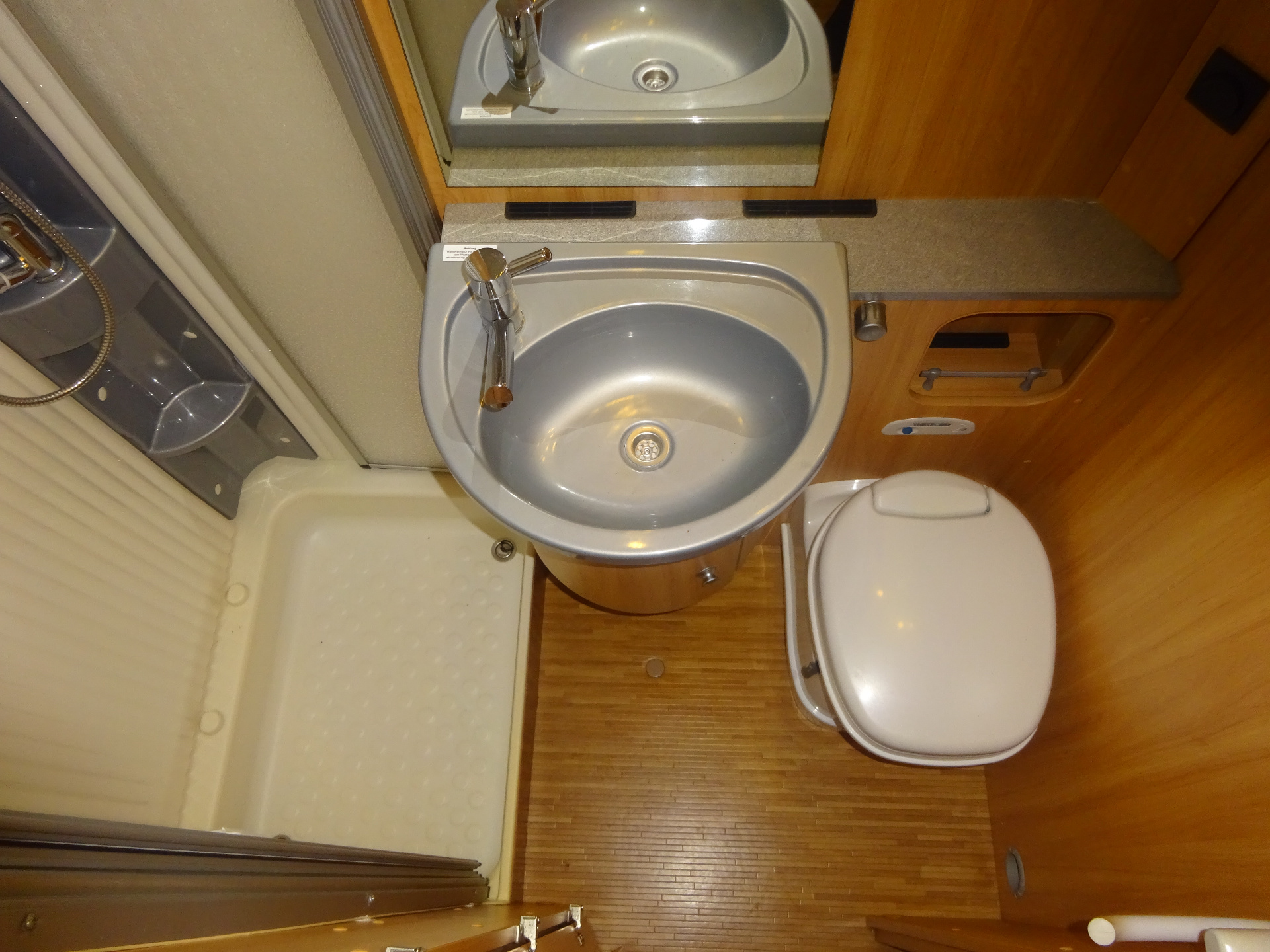 Dethleffs Camper 545 DBM Style QueensBed Incl Mover en Airco