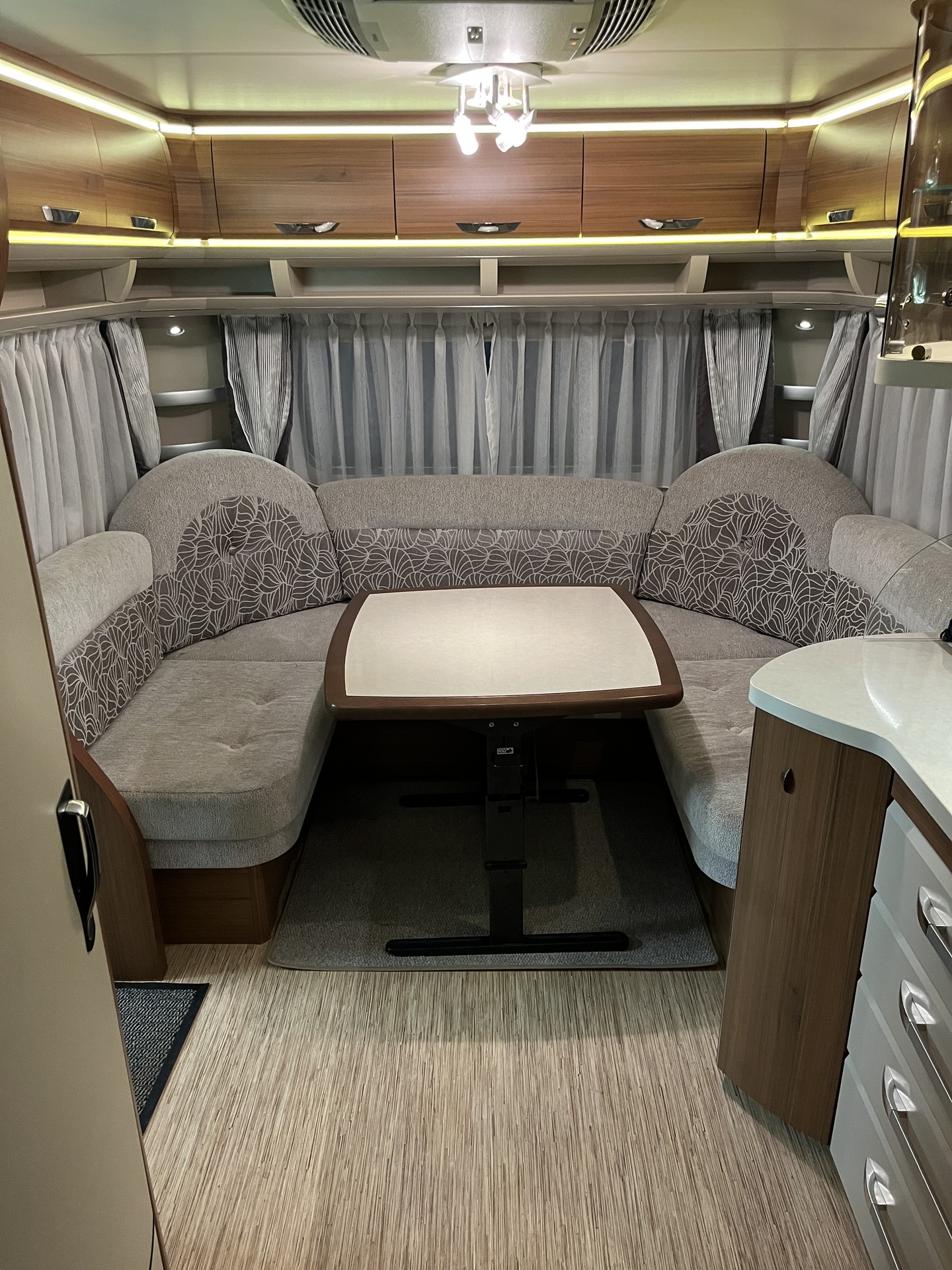 HOBBY 560 UL PREMIUM vol optie