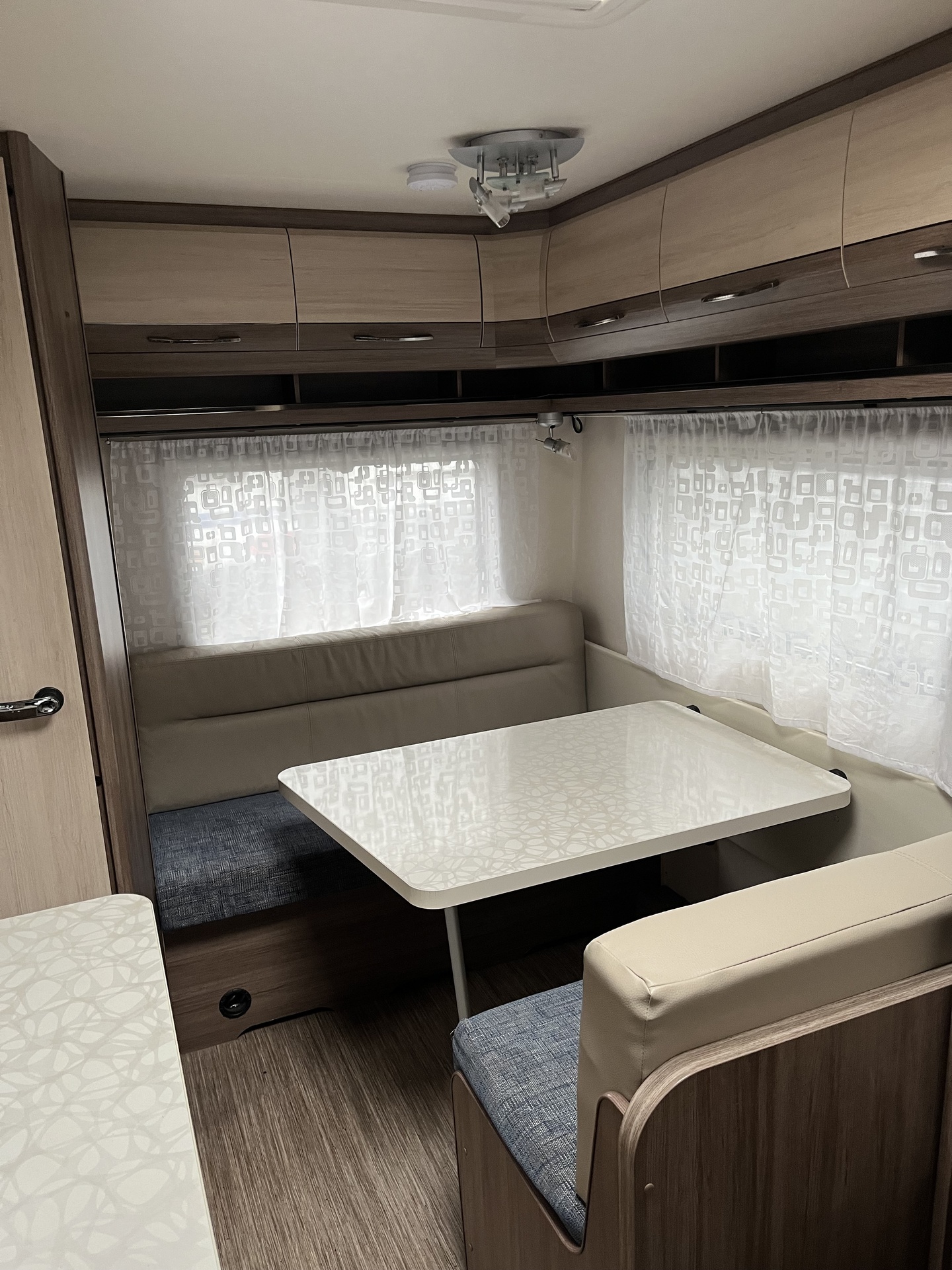 Hobby 400 SF de luxe en zeer compleet