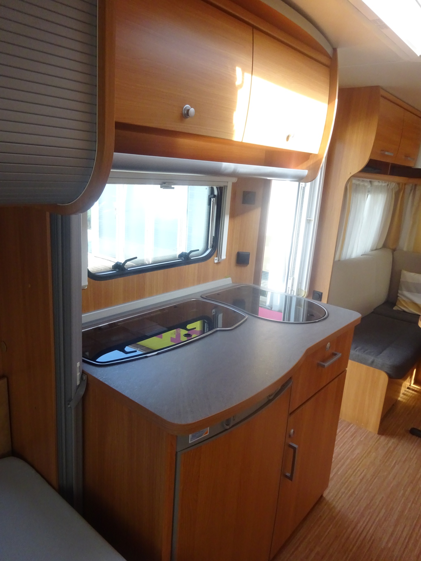 Knaus Sport 500 Enkele Bedden+Rondzit+Mover