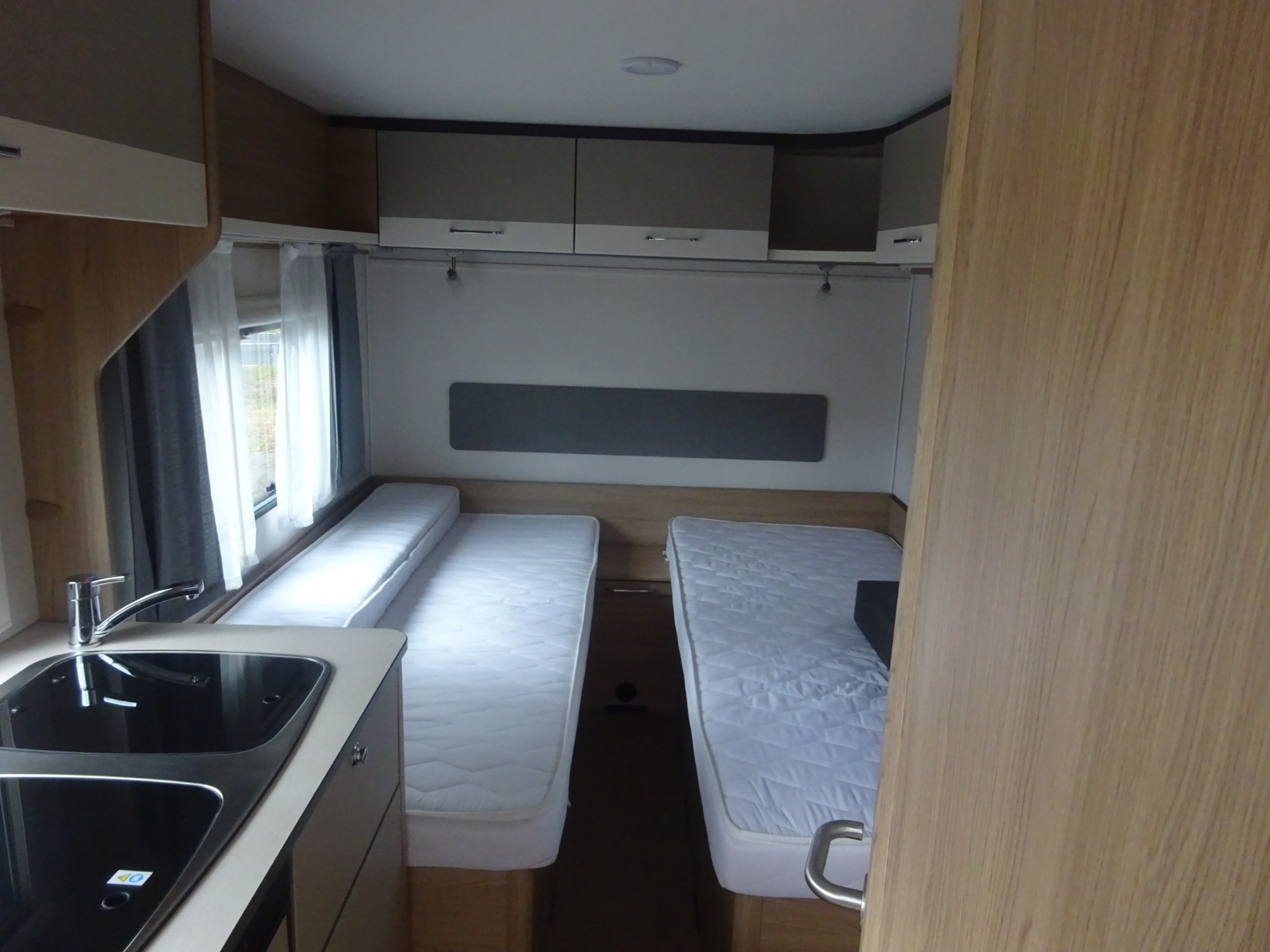 Lmc Sassino 460 LU Enkele Bedden/Vaste Luifel