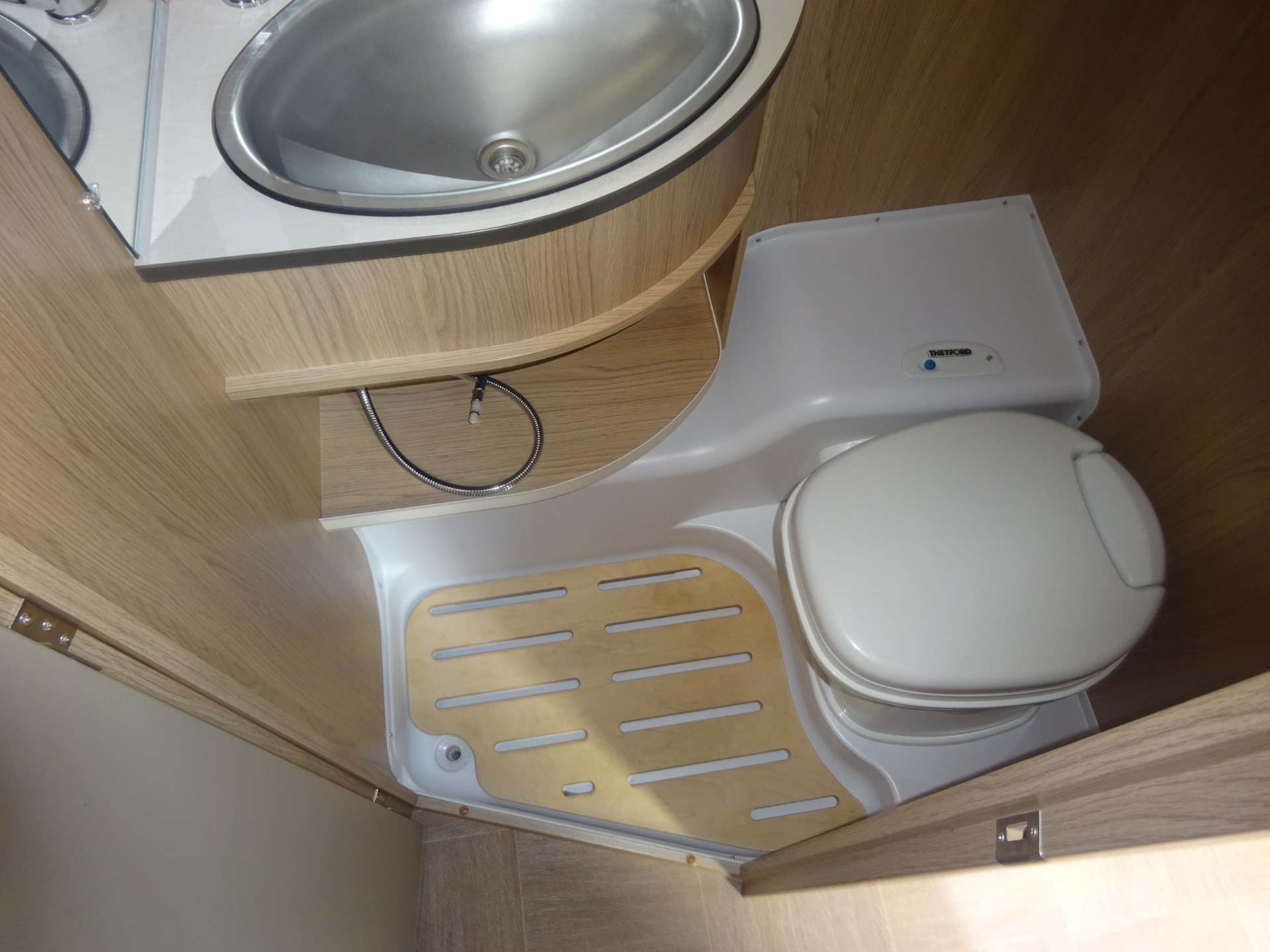 Lmc Sassino 460 LU Enkele Bedden/Vaste Luifel