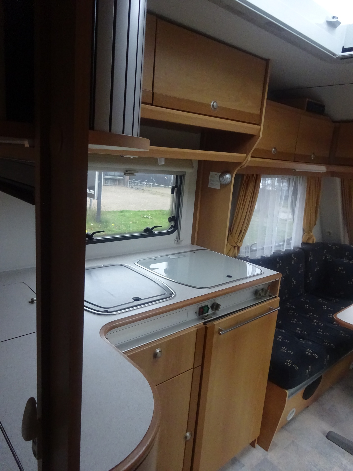 Kip Greyline 50TDB Met Vaste Luifel