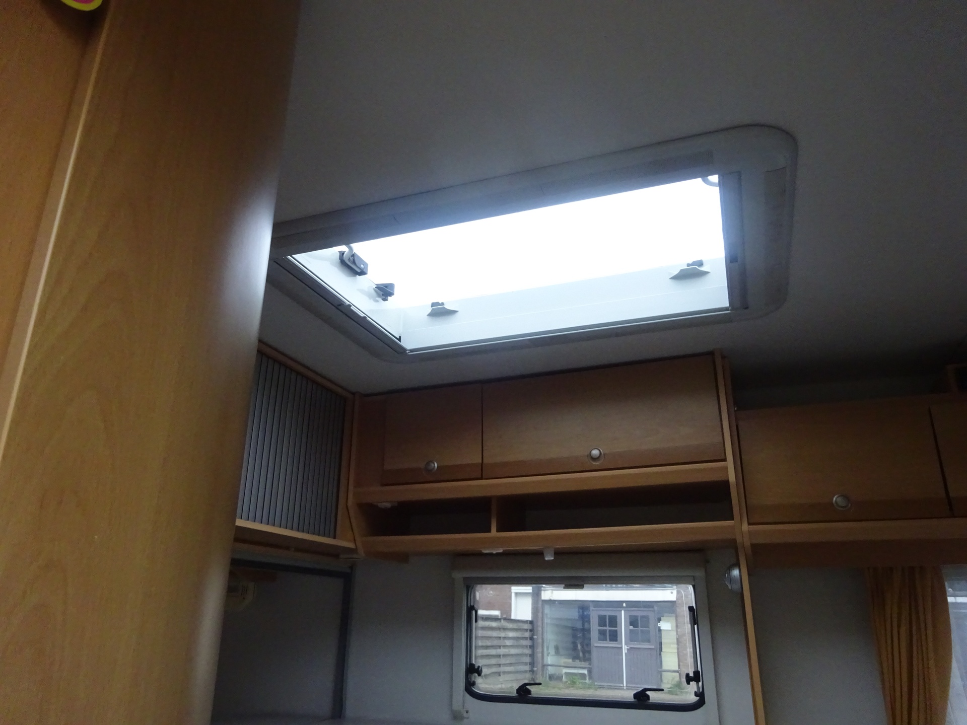 Kip Greyline 50TDB Met Vaste Luifel