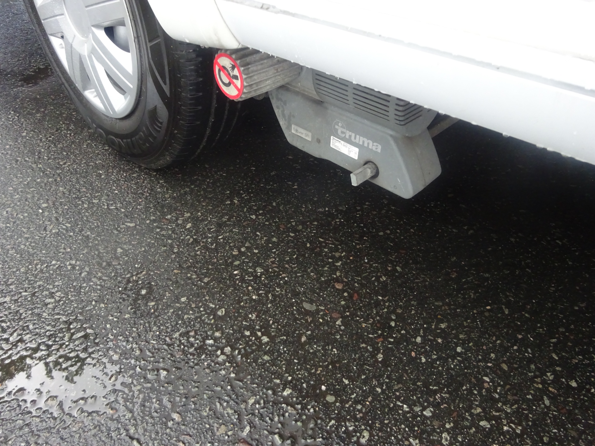 Knaus Azur 460 Frans Bed en Rondzit + Mover