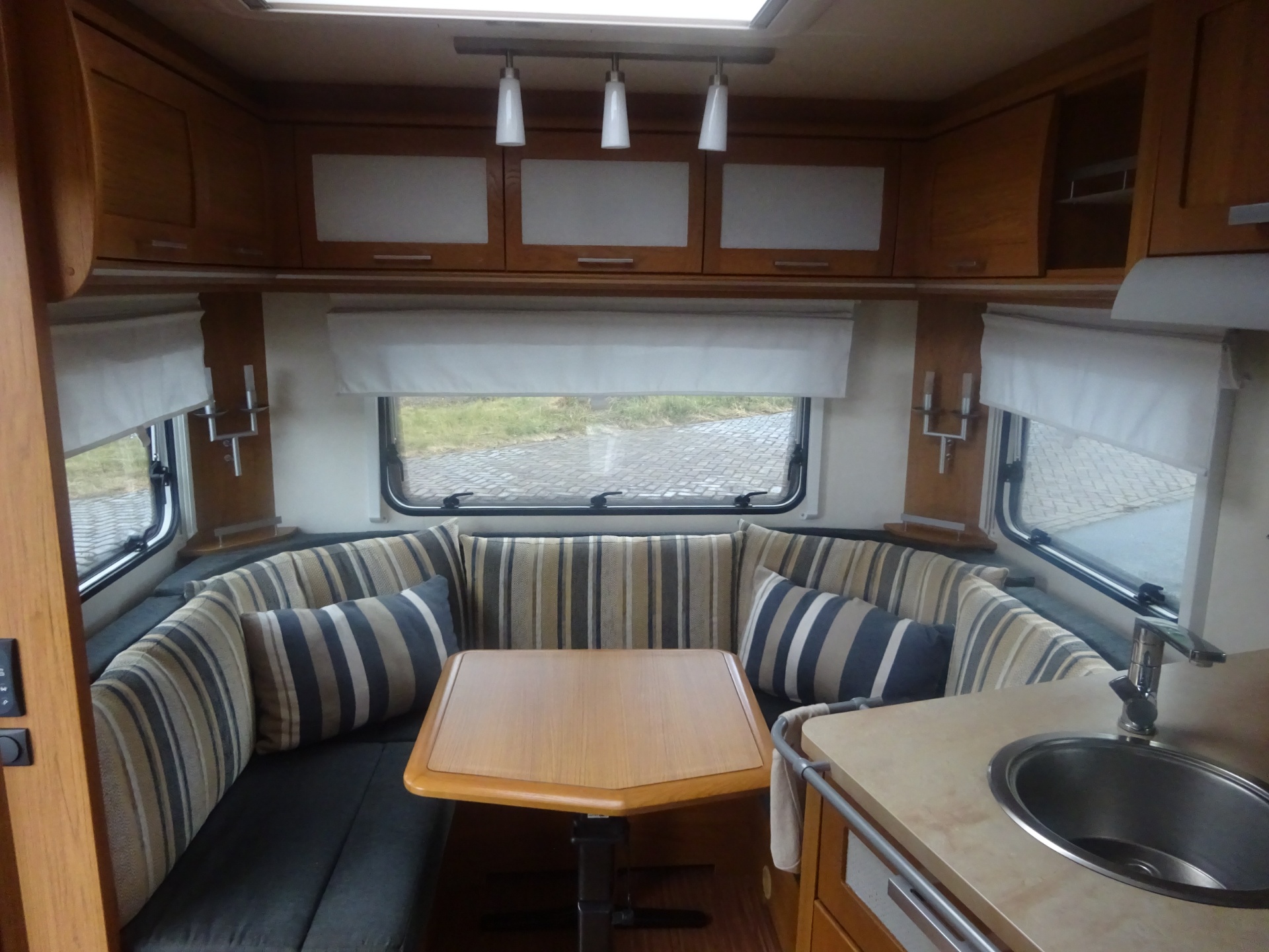 Knaus Azur 460 Frans Bed en Rondzit + Mover