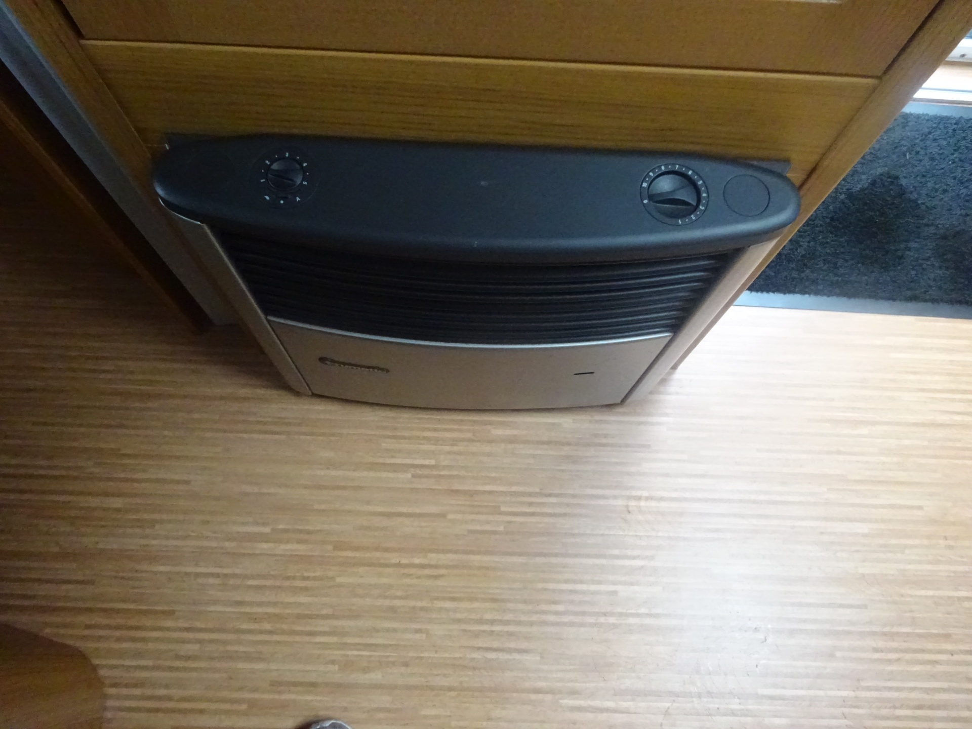 Knaus Azur 460 Frans Bed en Rondzit + Mover