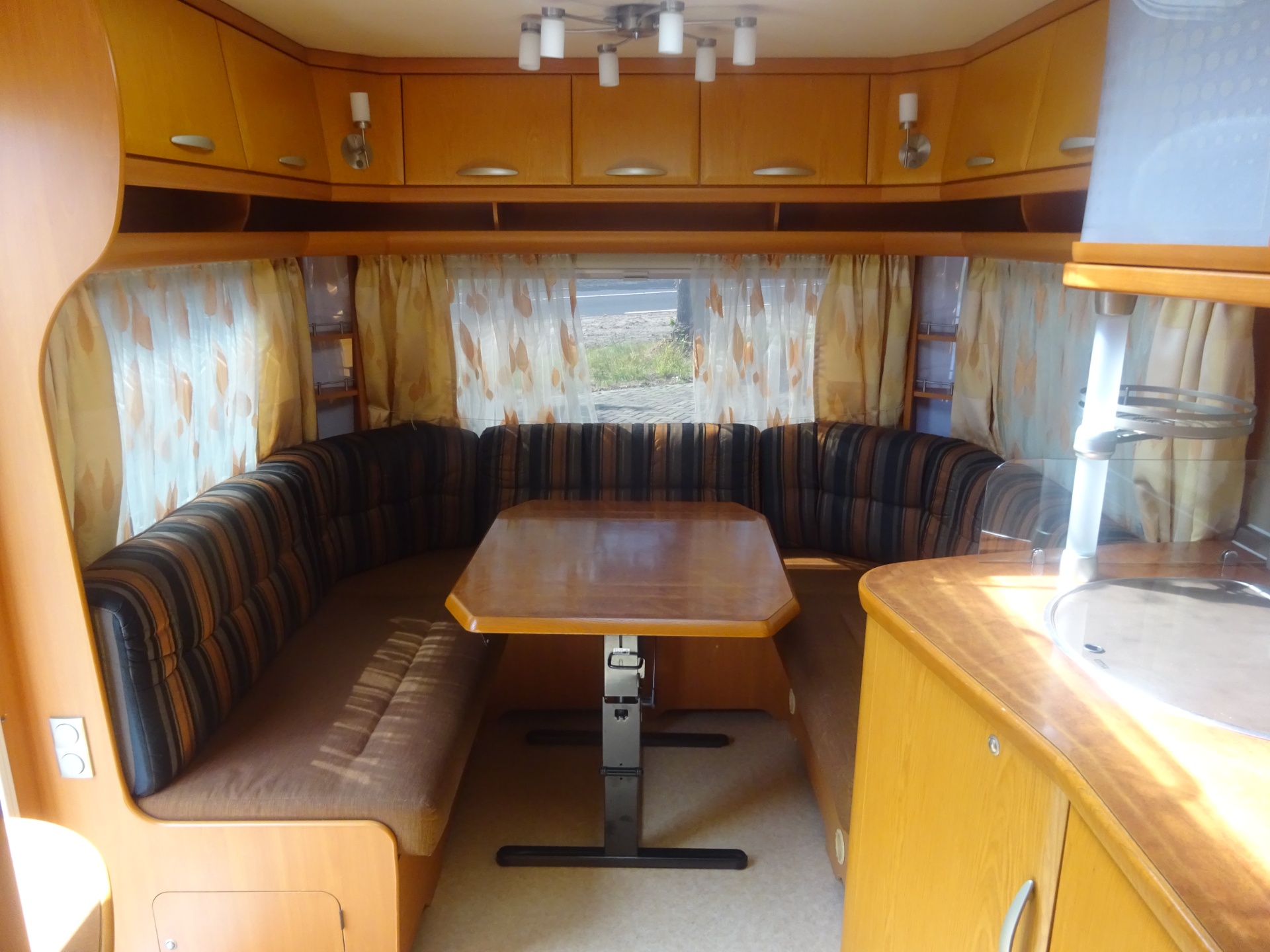 Fendt Diamant 550TG Enkele Bedden + Mover+ Airco