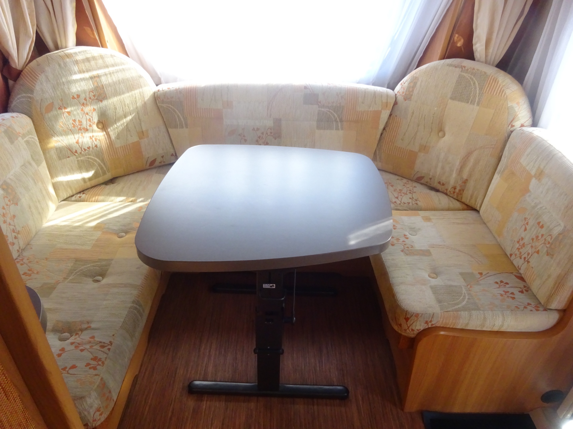 Hobby De luxe 460 LUEnkele Bedden+Rondzit+Mover