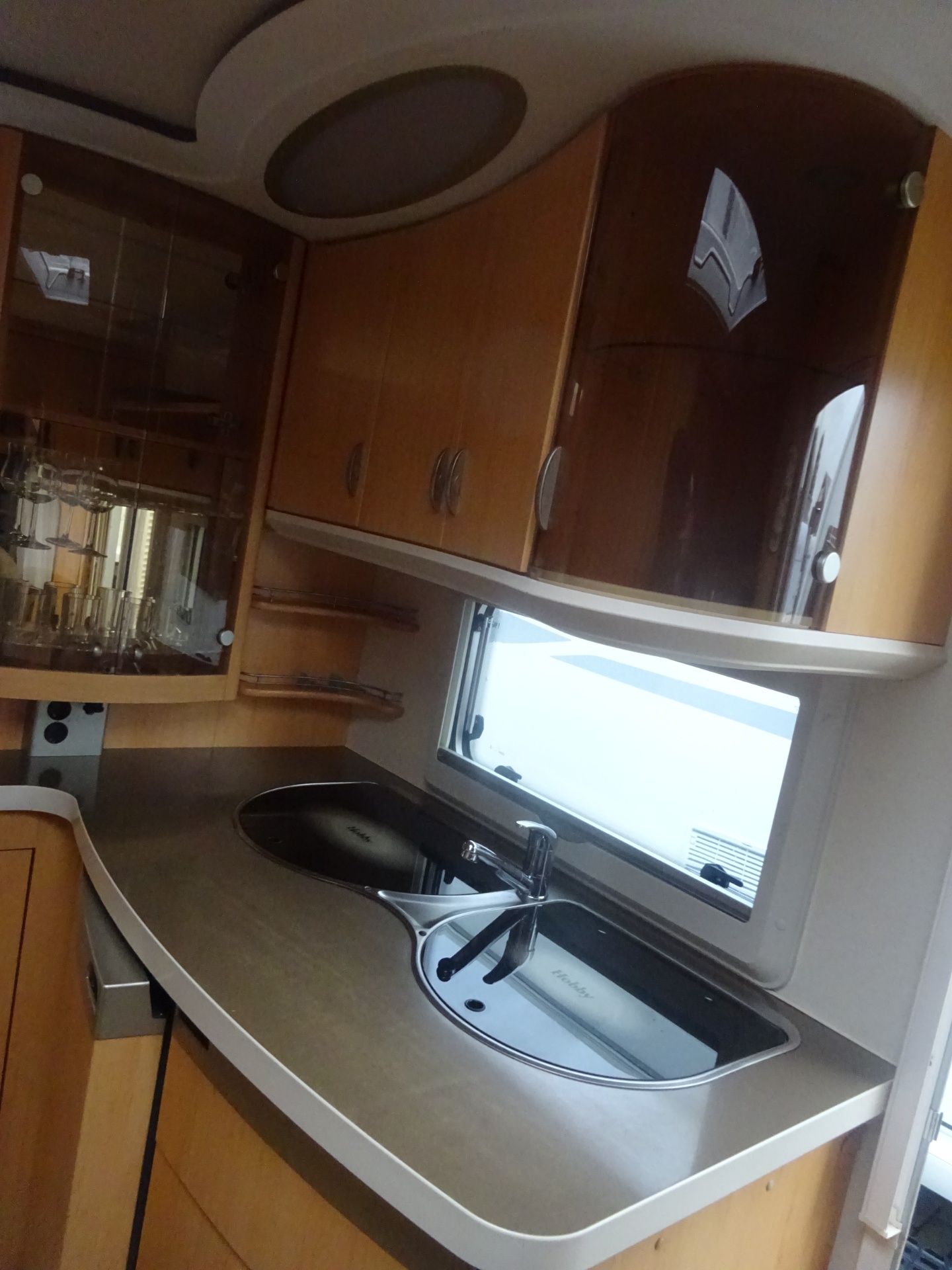 Hobby De luxe 495 UL Enkele Bedden+Mover