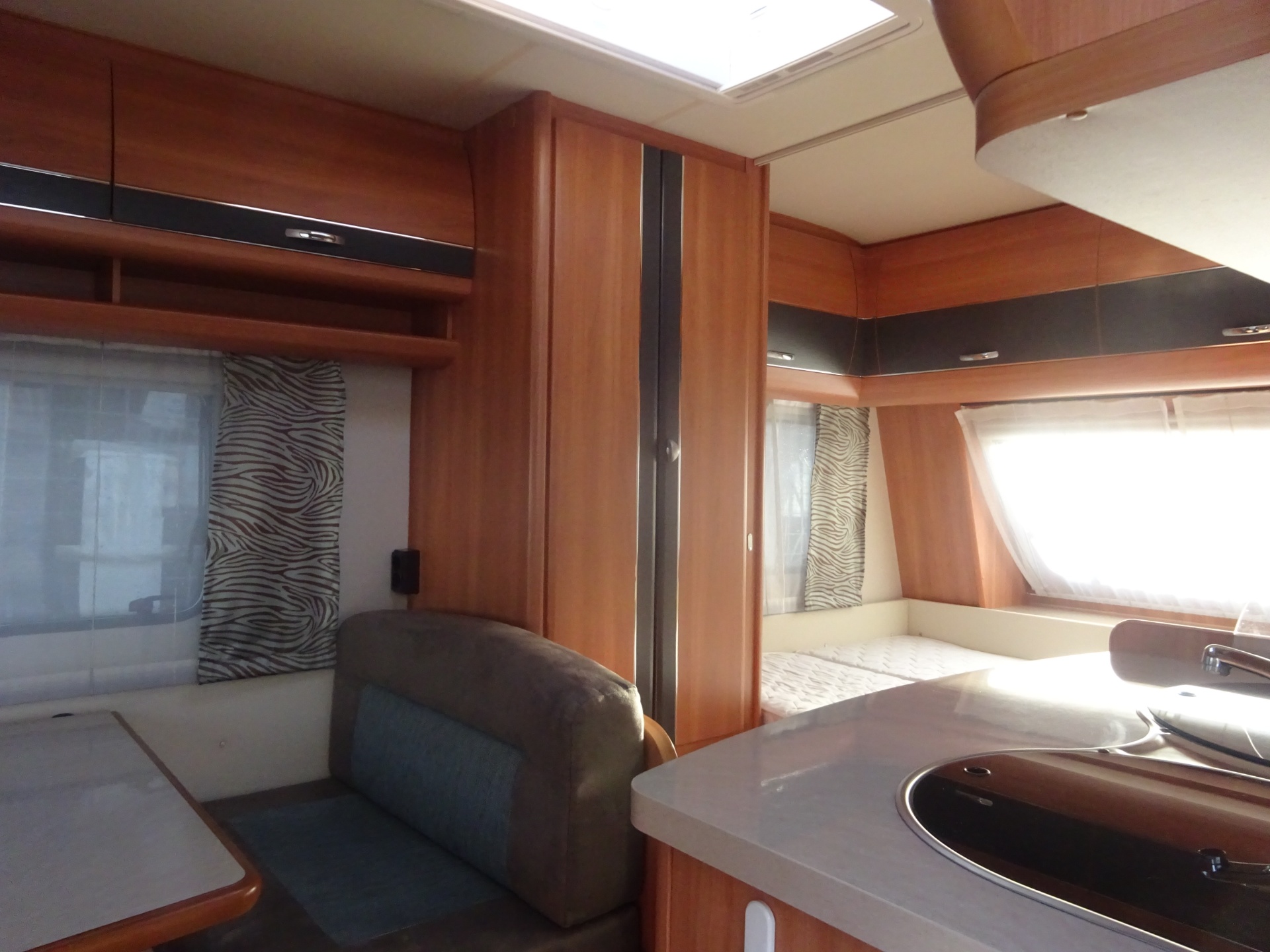 Hobby De luxe 400SF Met Nieuwe Mover