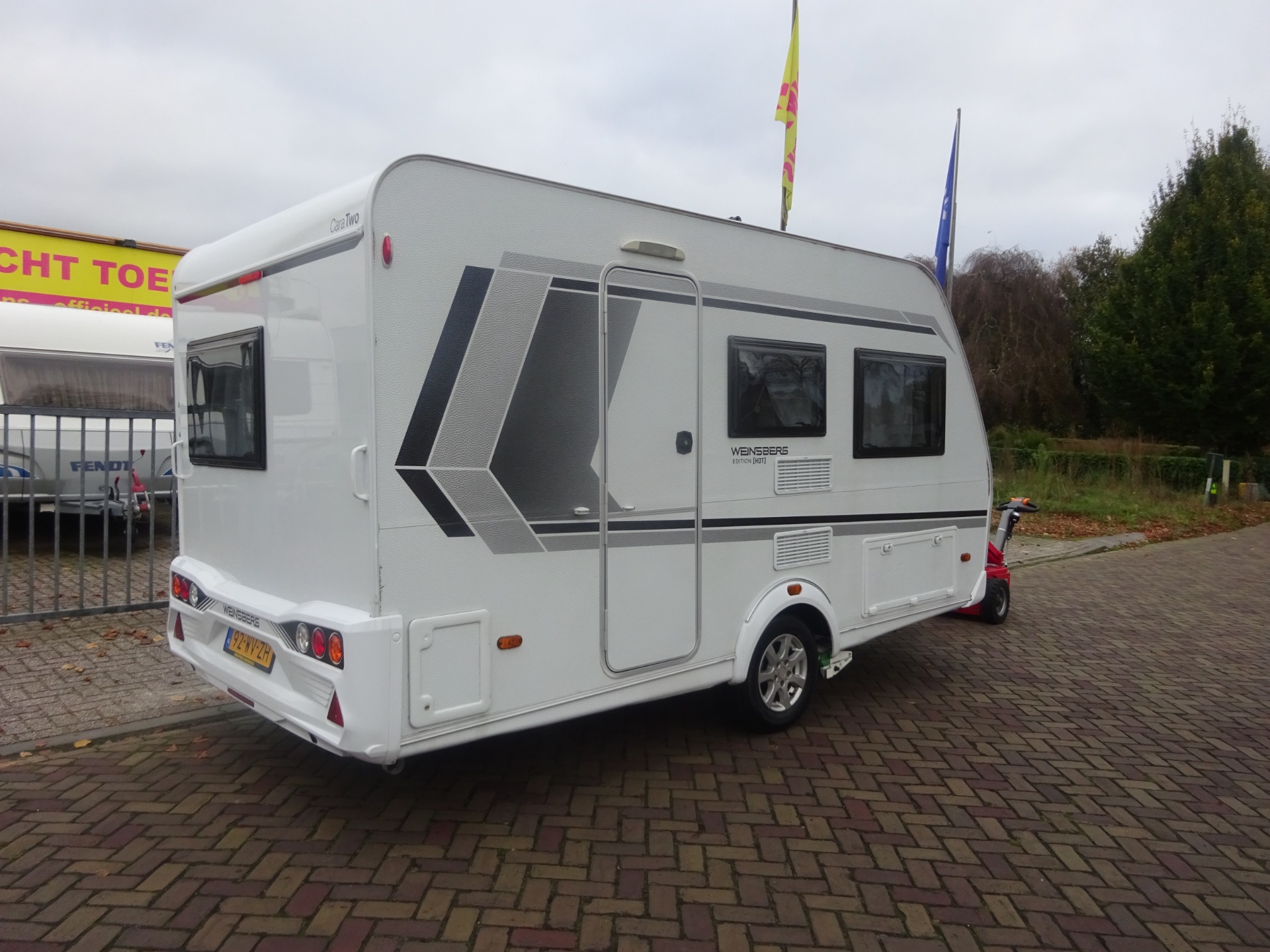 Weinsberg Caraone 390 Met Vast Bed+Treinzit+Mover