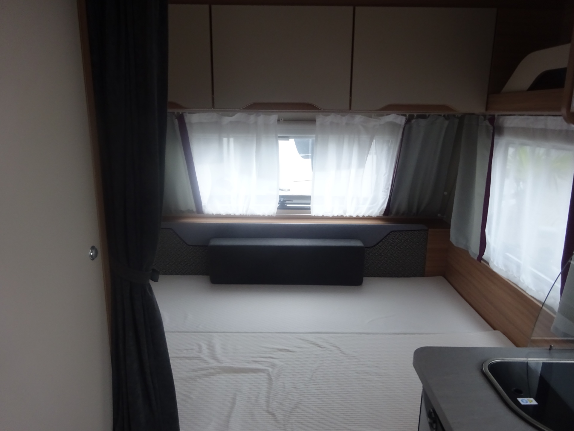 Weinsberg Caraone 390 Met Vast Bed+Treinzit+Mover