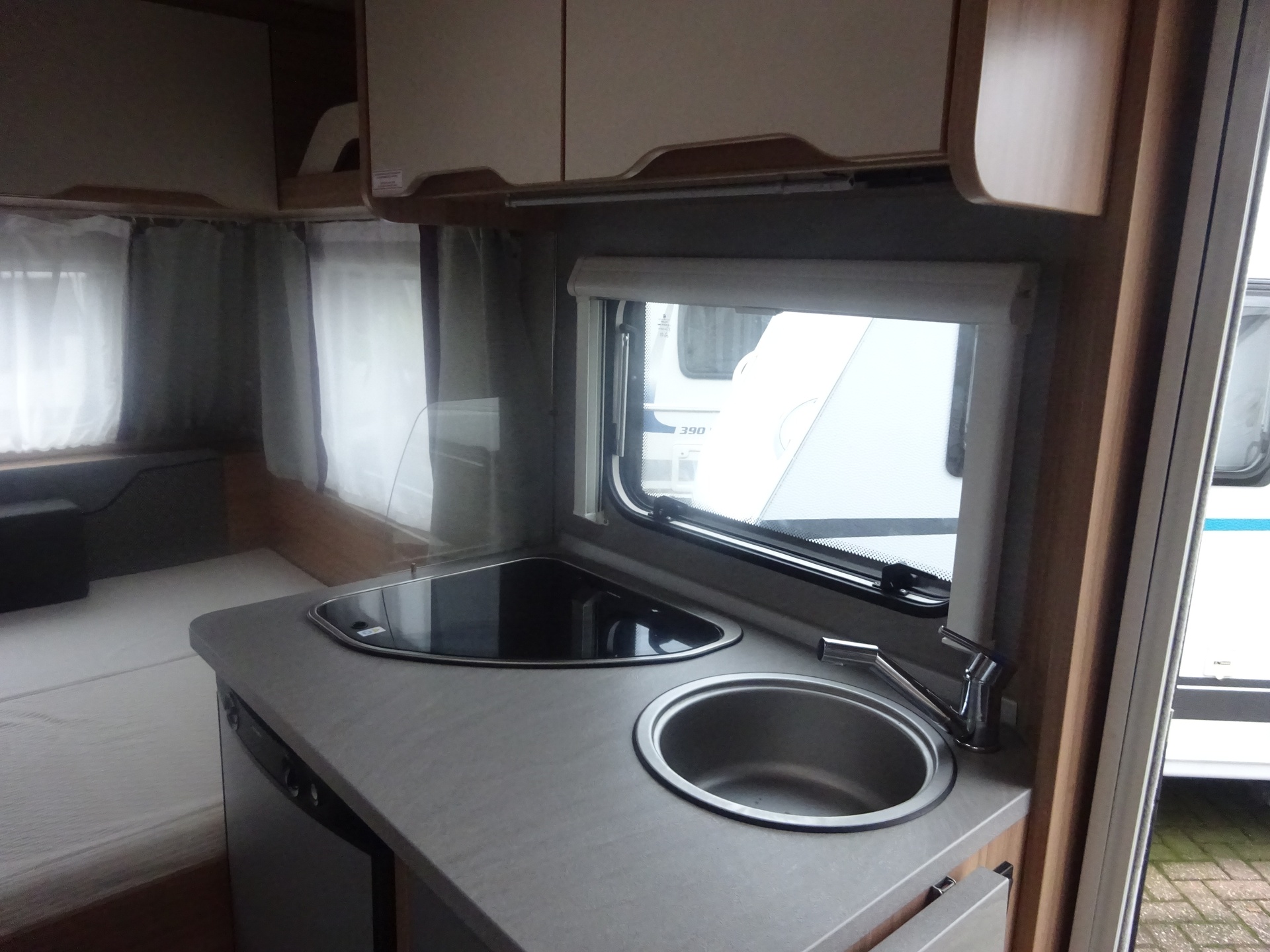 Weinsberg Caraone 390 Met Vast Bed+Treinzit+Mover