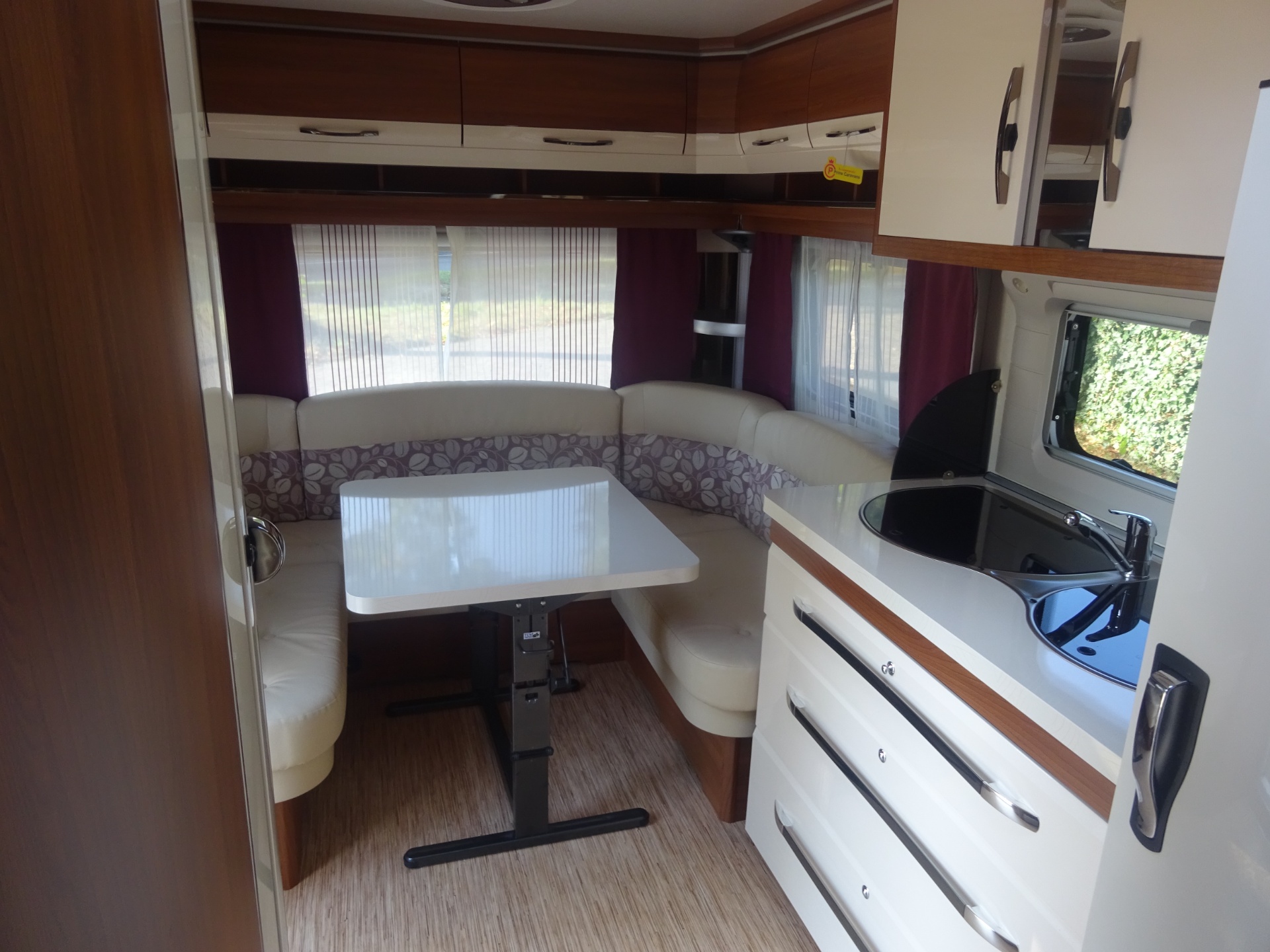 Hobby Excellent 495 UFE Met Mover en Airco