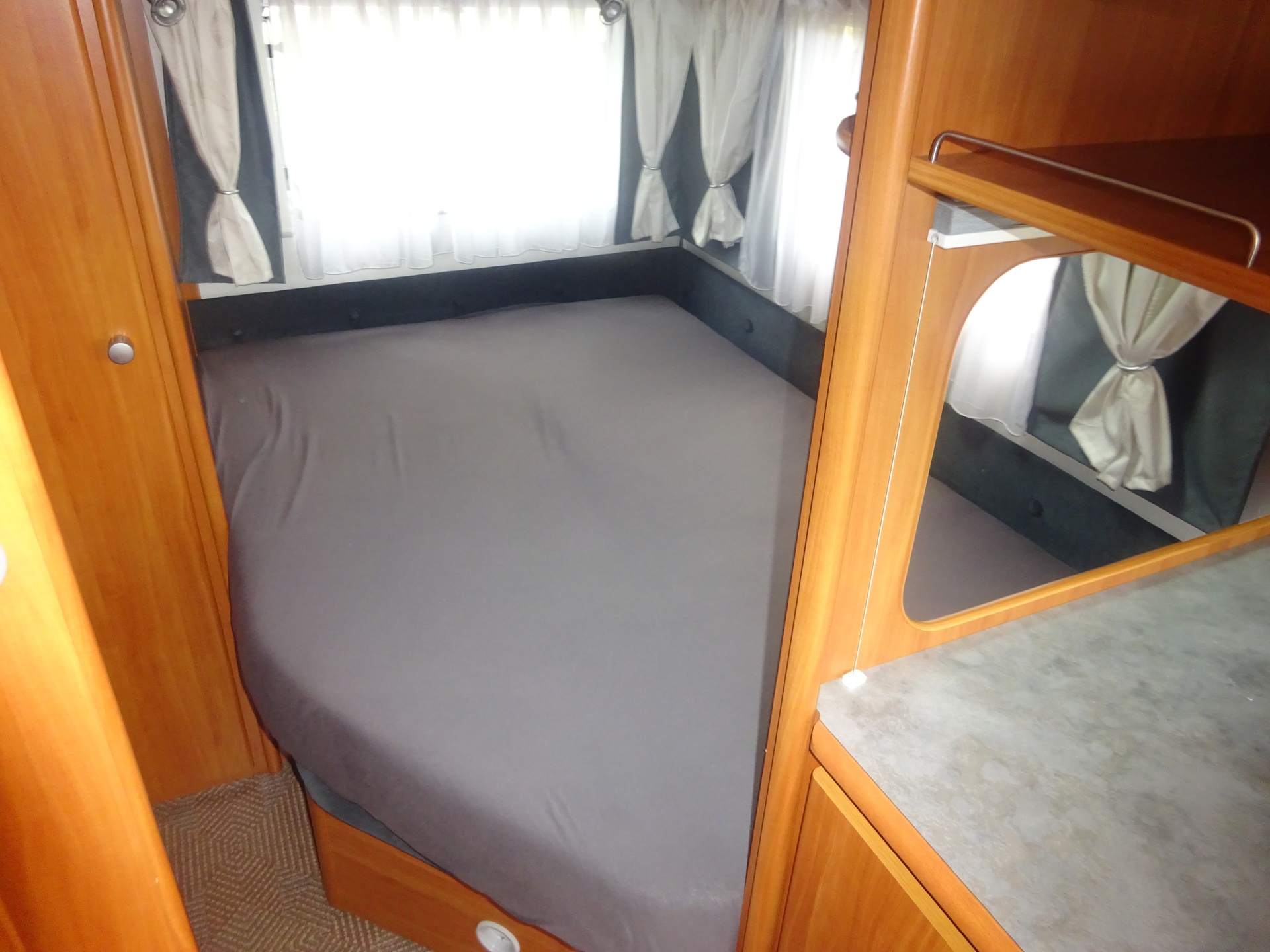 Dethleffs Beduin 510 DB Frans Bed en Rondzit  Zeer Mooie Caravan