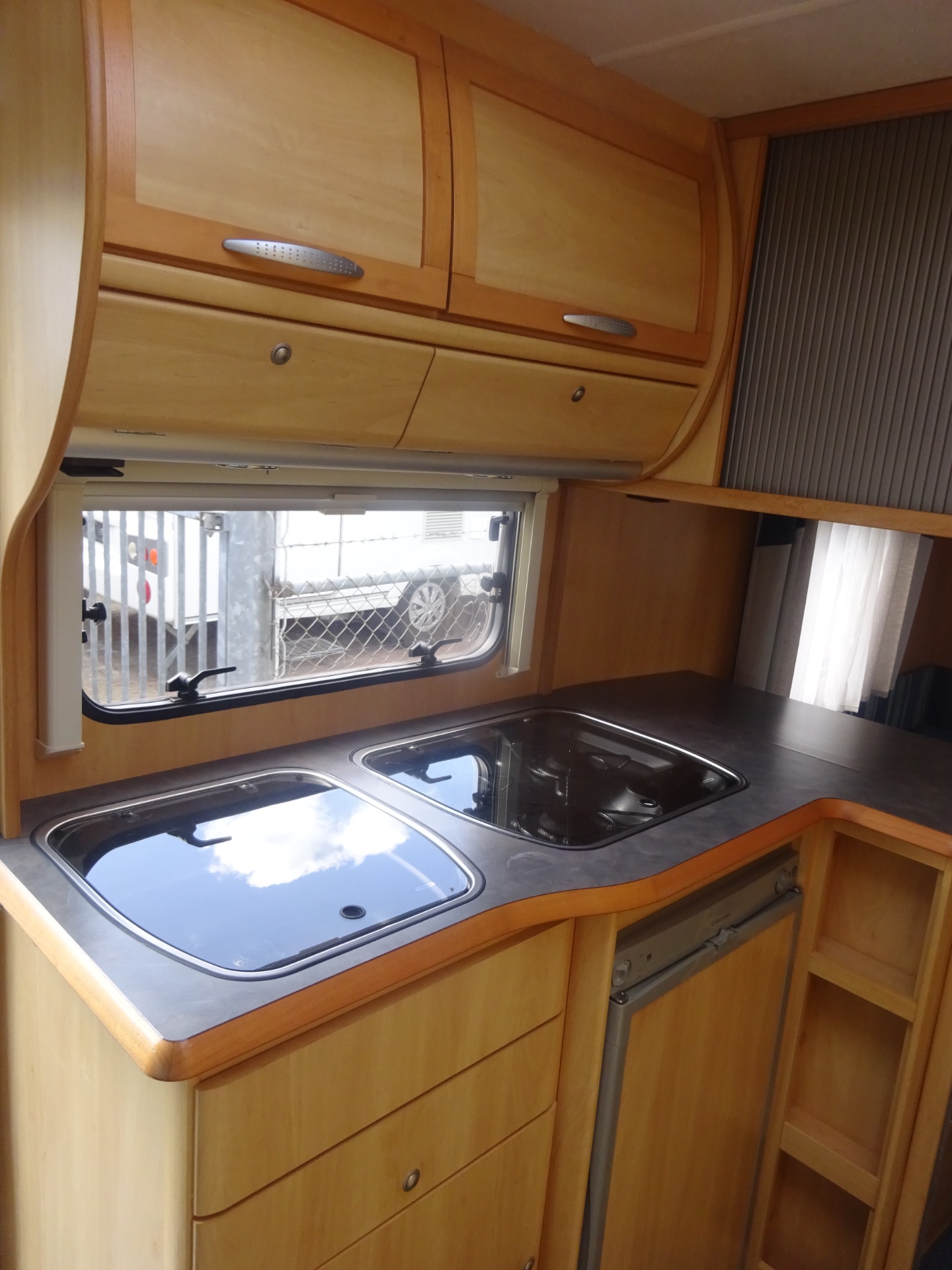 Sprite Super 490 Enkele Bedden  + Rondzit + Mover