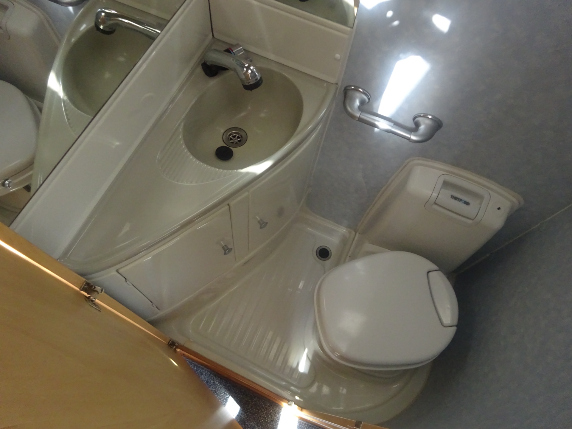 Sprite Super 490 Enkele Bedden  + Rondzit + Mover