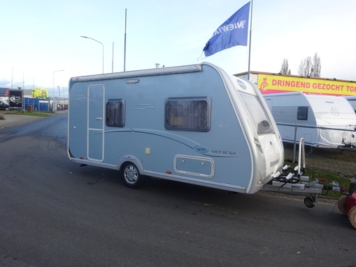 Caravelair Venicia 420 Met Dwars Bed en Treinzit