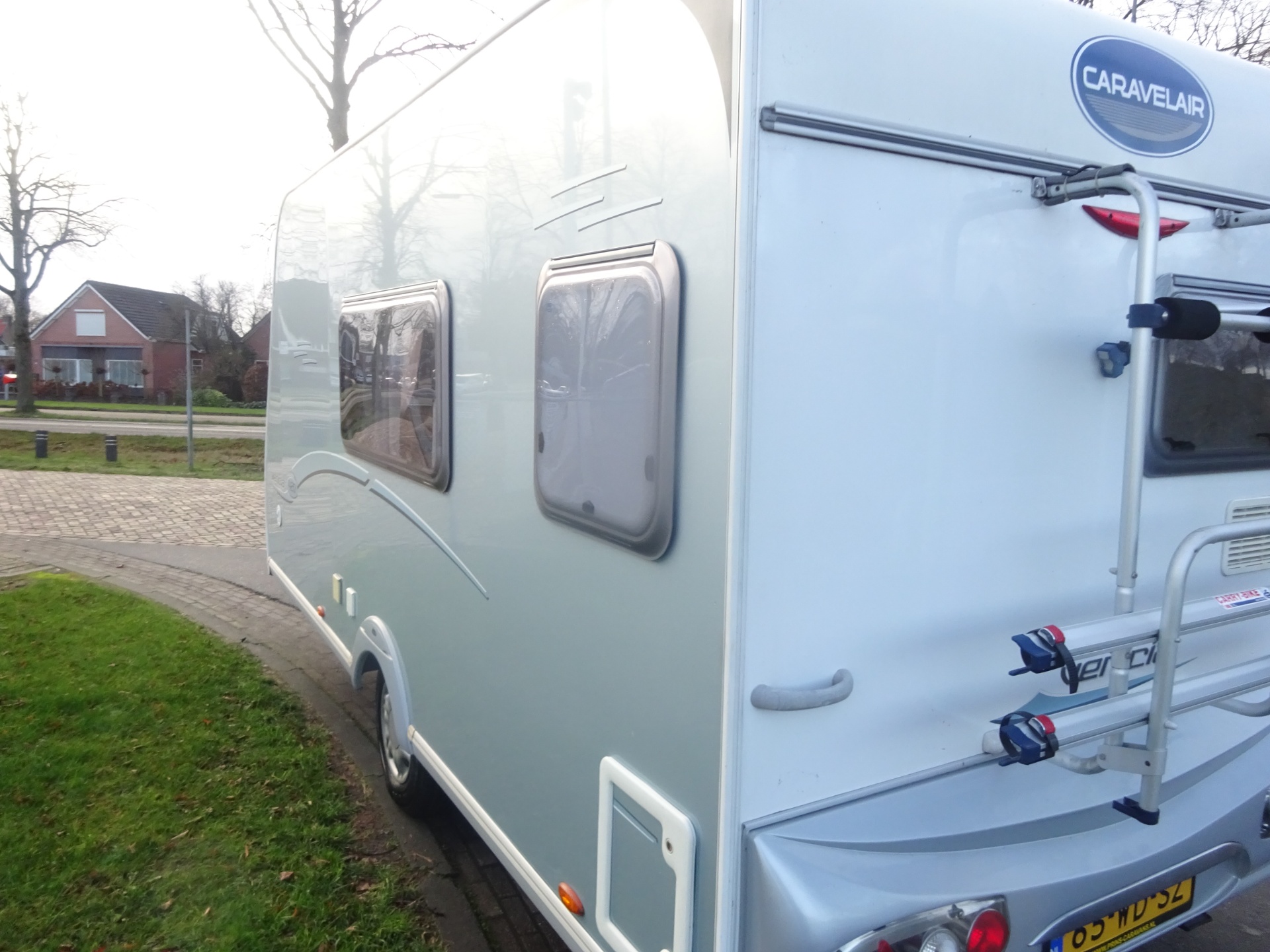 Caravelair Venicia 420 Met Dwars Bed en Treinzit