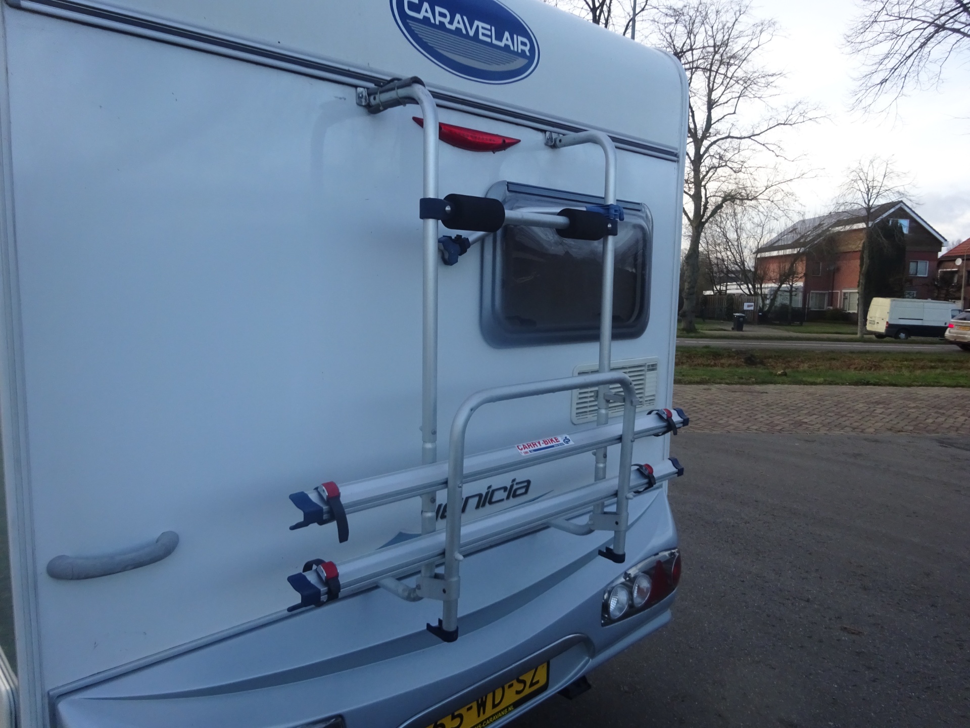 Caravelair Venicia 420 Met Dwars Bed en Treinzit
