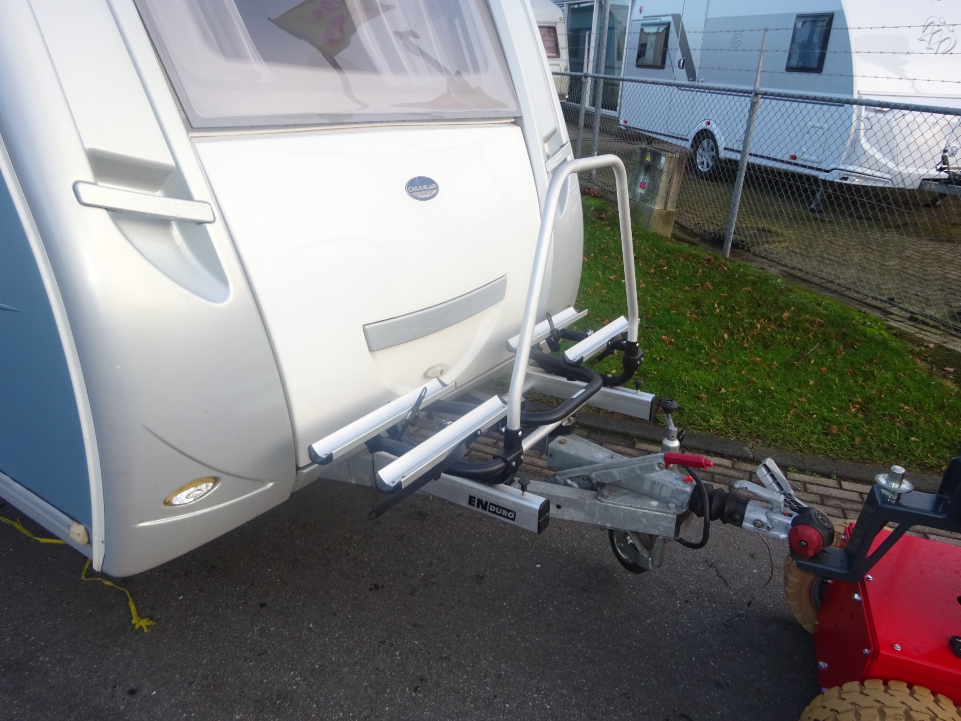 Caravelair Venicia 420 Met Dwars Bed en Treinzit