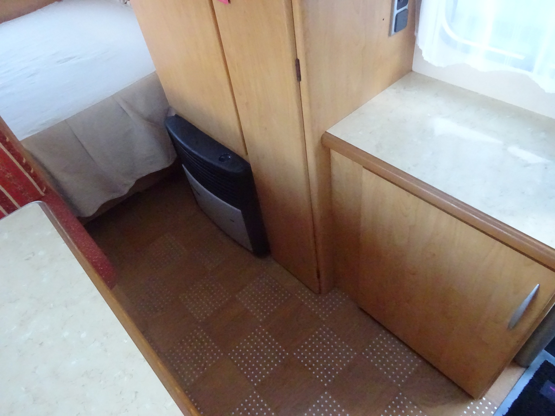 Caravelair Venicia 420 Met Dwars Bed en Treinzit