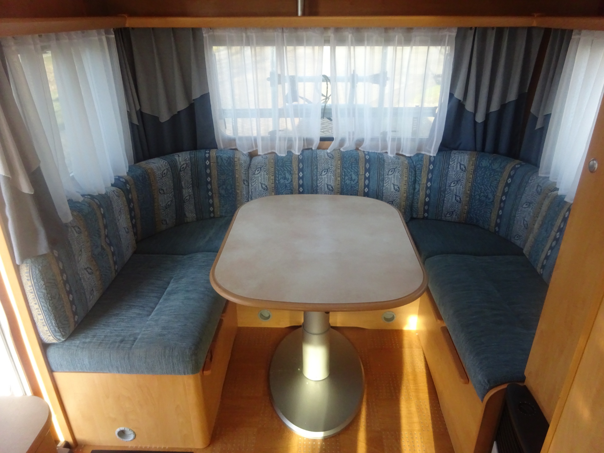 Caravelair Ambiance 450 Enkele Bedden+Rondzit+Mover